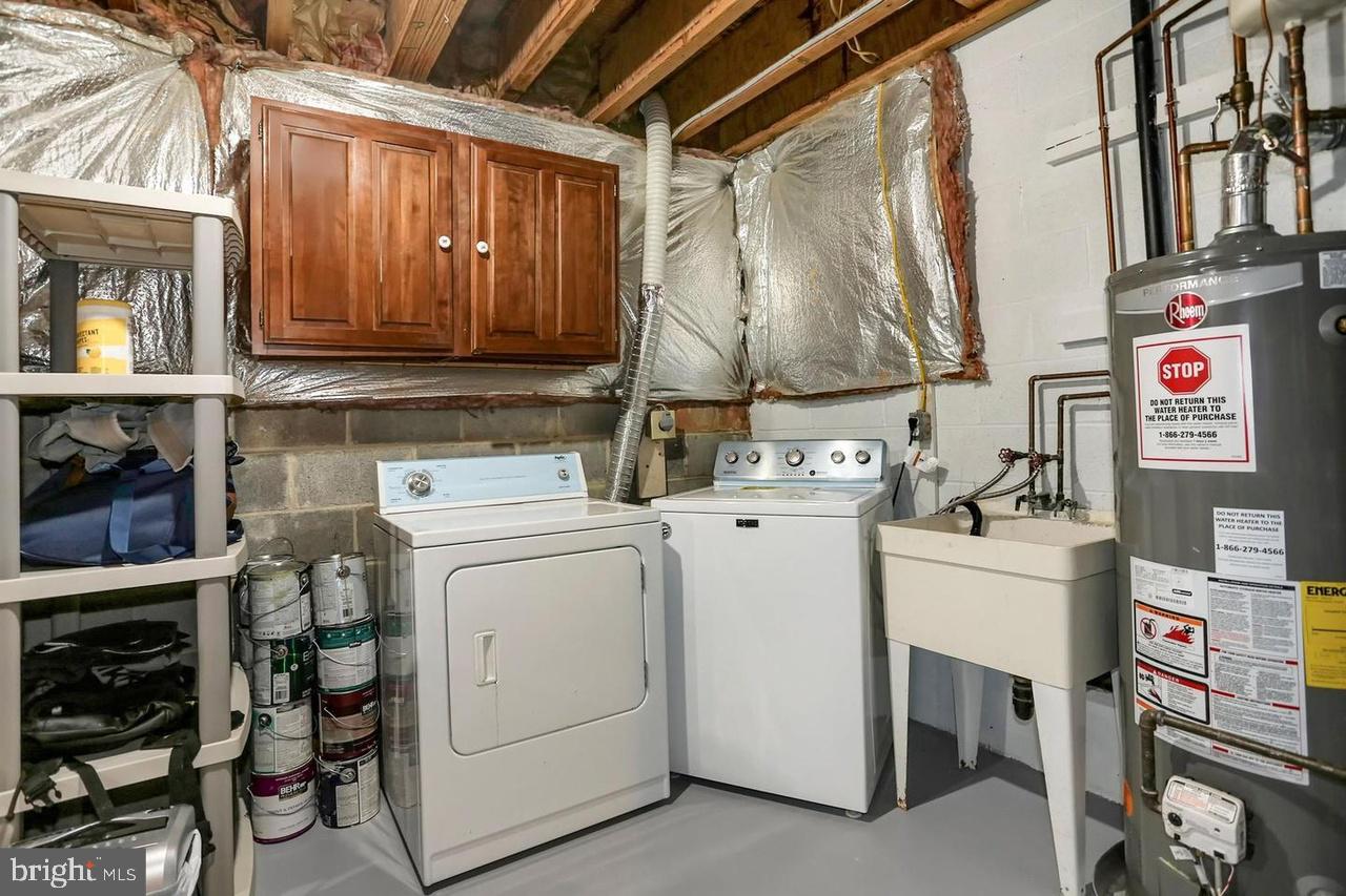 TOWNES OF WAKEFIELD - Residential