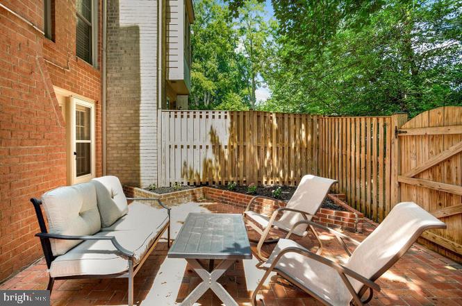 TOWNES OF WAKEFIELD - Residential