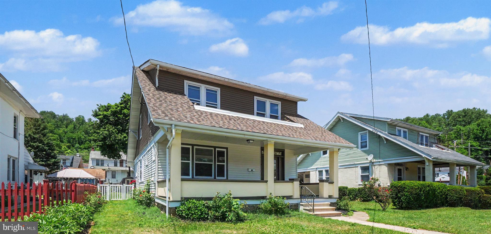 4 MYRTLE AVENUE