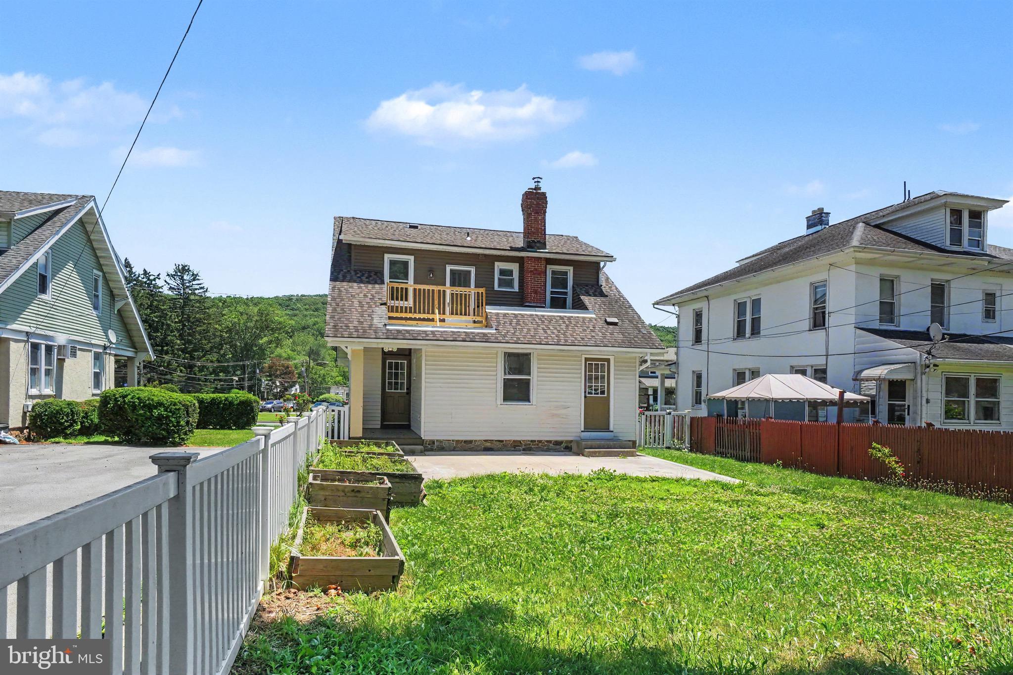 4 MYRTLE AVENUE