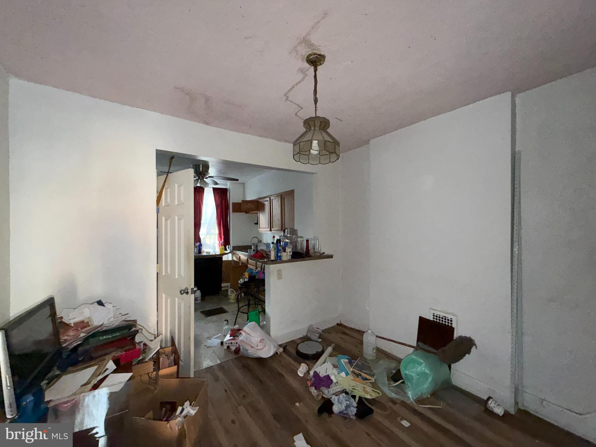 910 N DUKELAND STREET