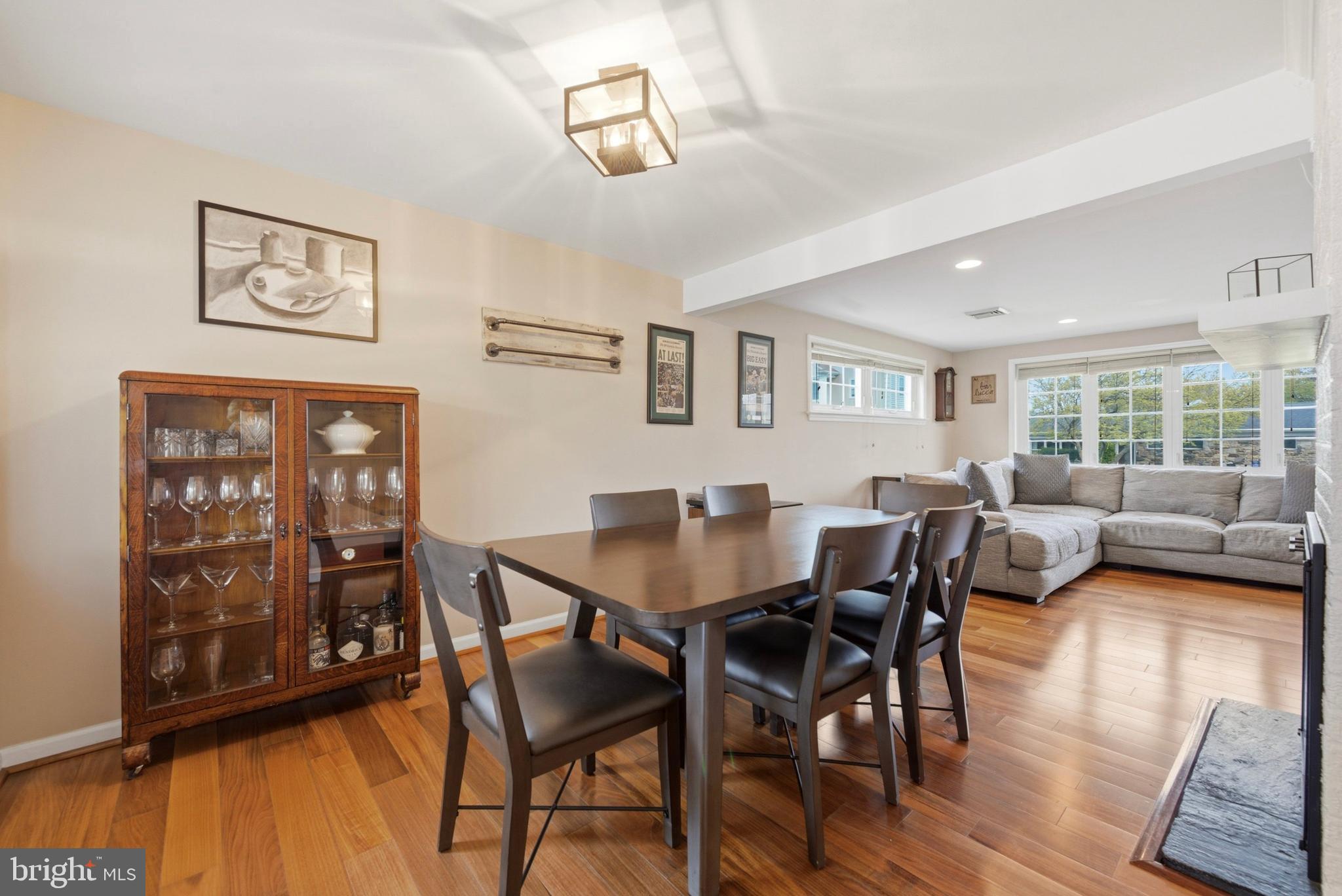 SCHOOL SIDE MANOR - Residential