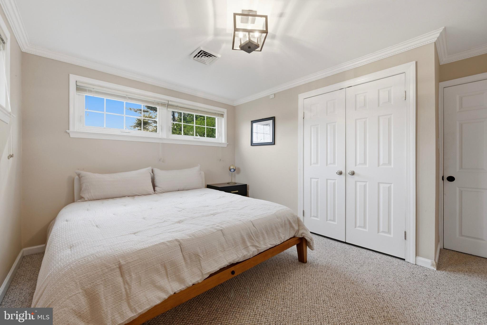 SCHOOL SIDE MANOR - Residential