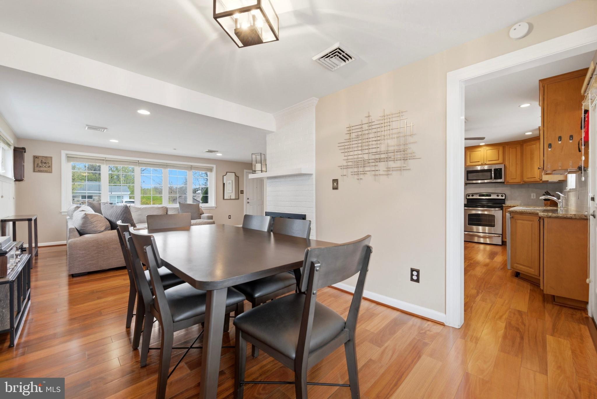 SCHOOL SIDE MANOR - Residential