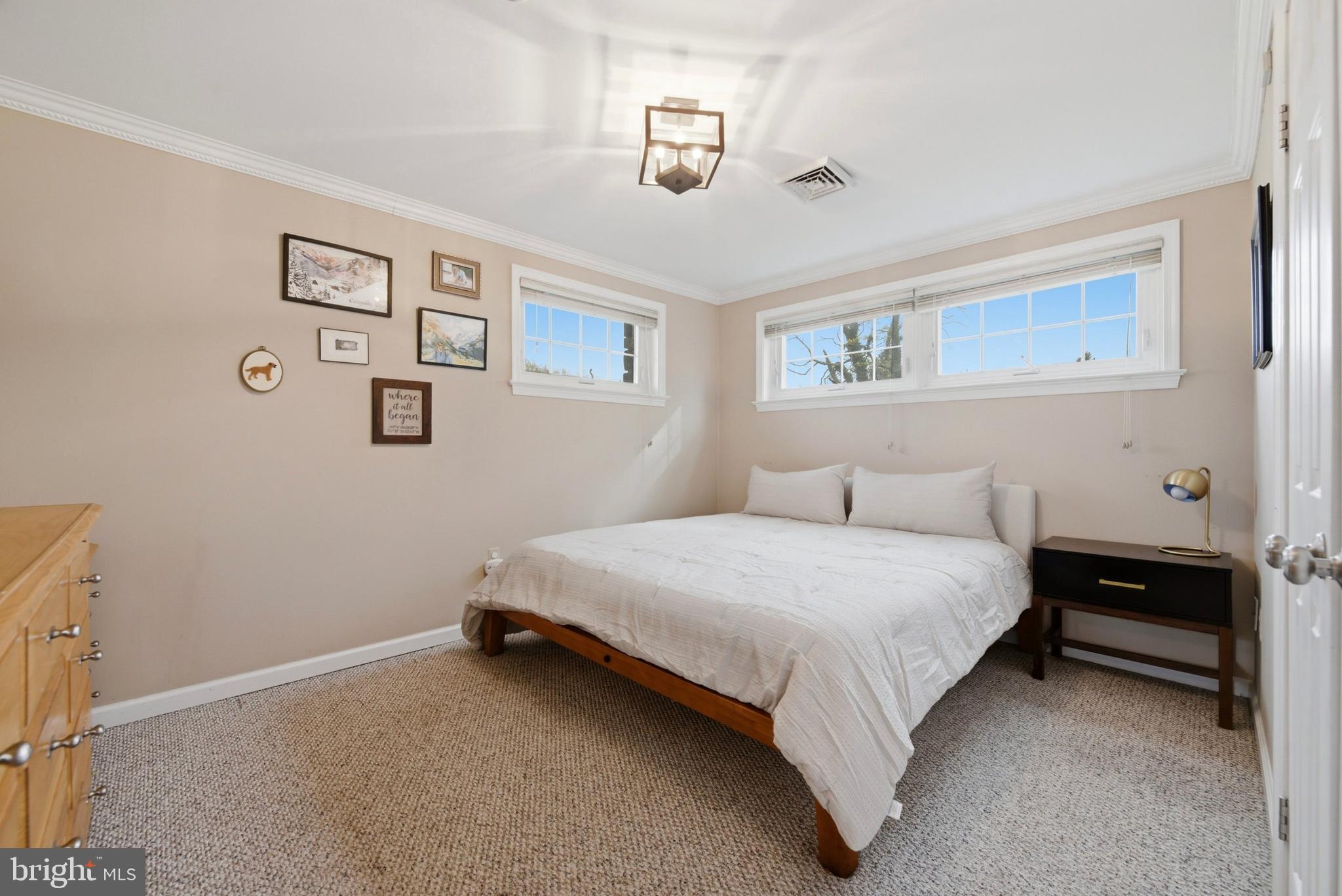 SCHOOL SIDE MANOR - Residential