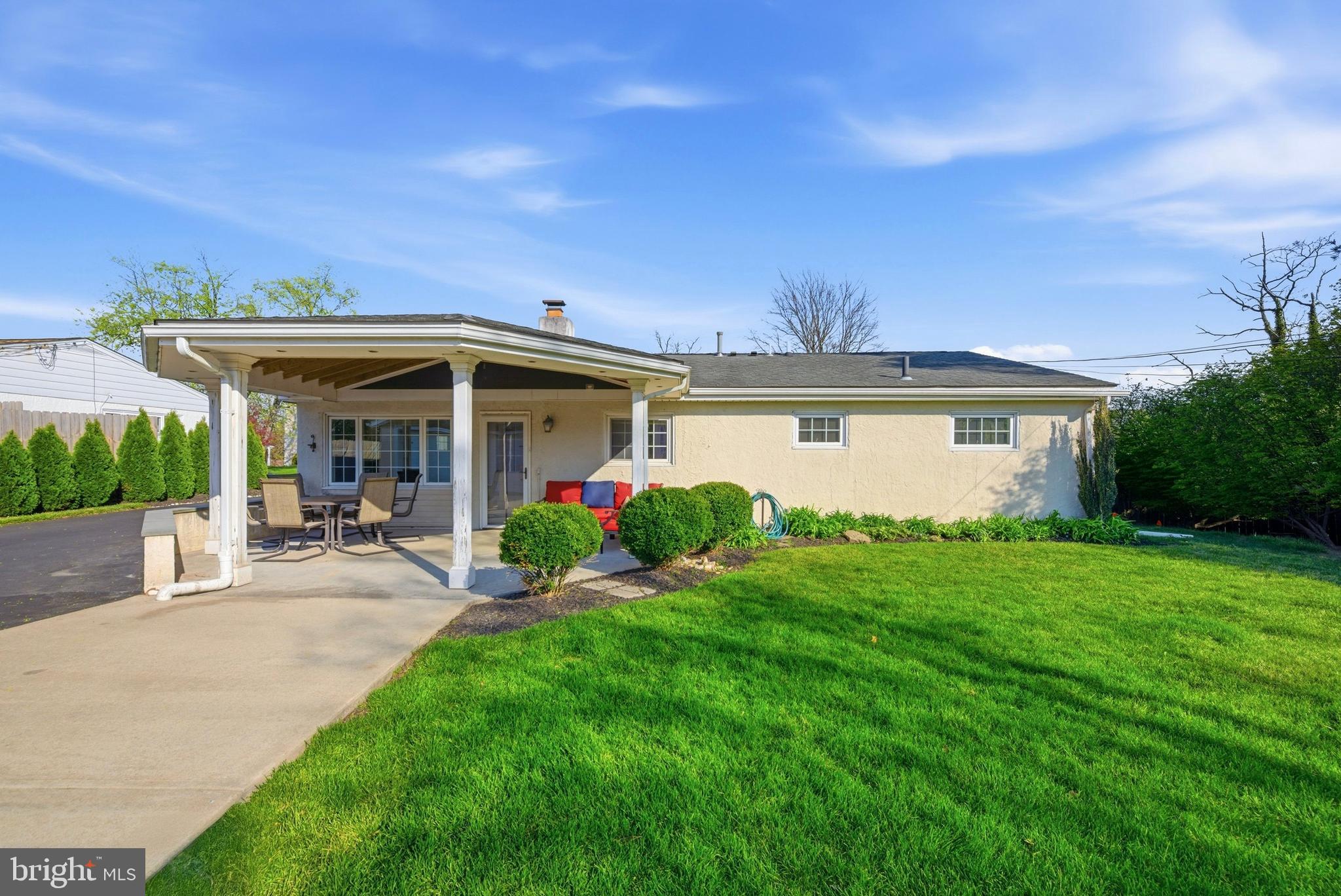 SCHOOL SIDE MANOR - Residential