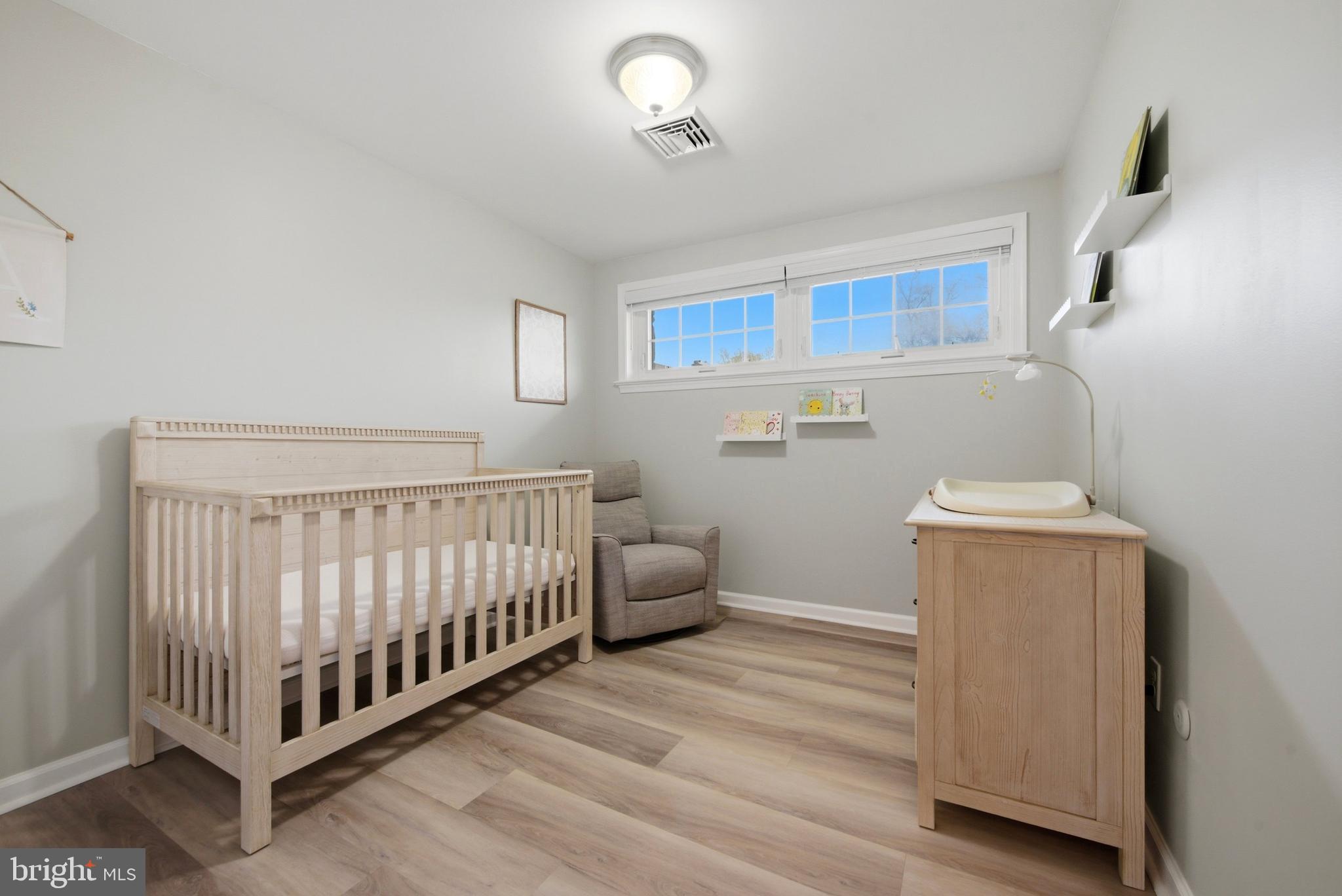 SCHOOL SIDE MANOR - Residential