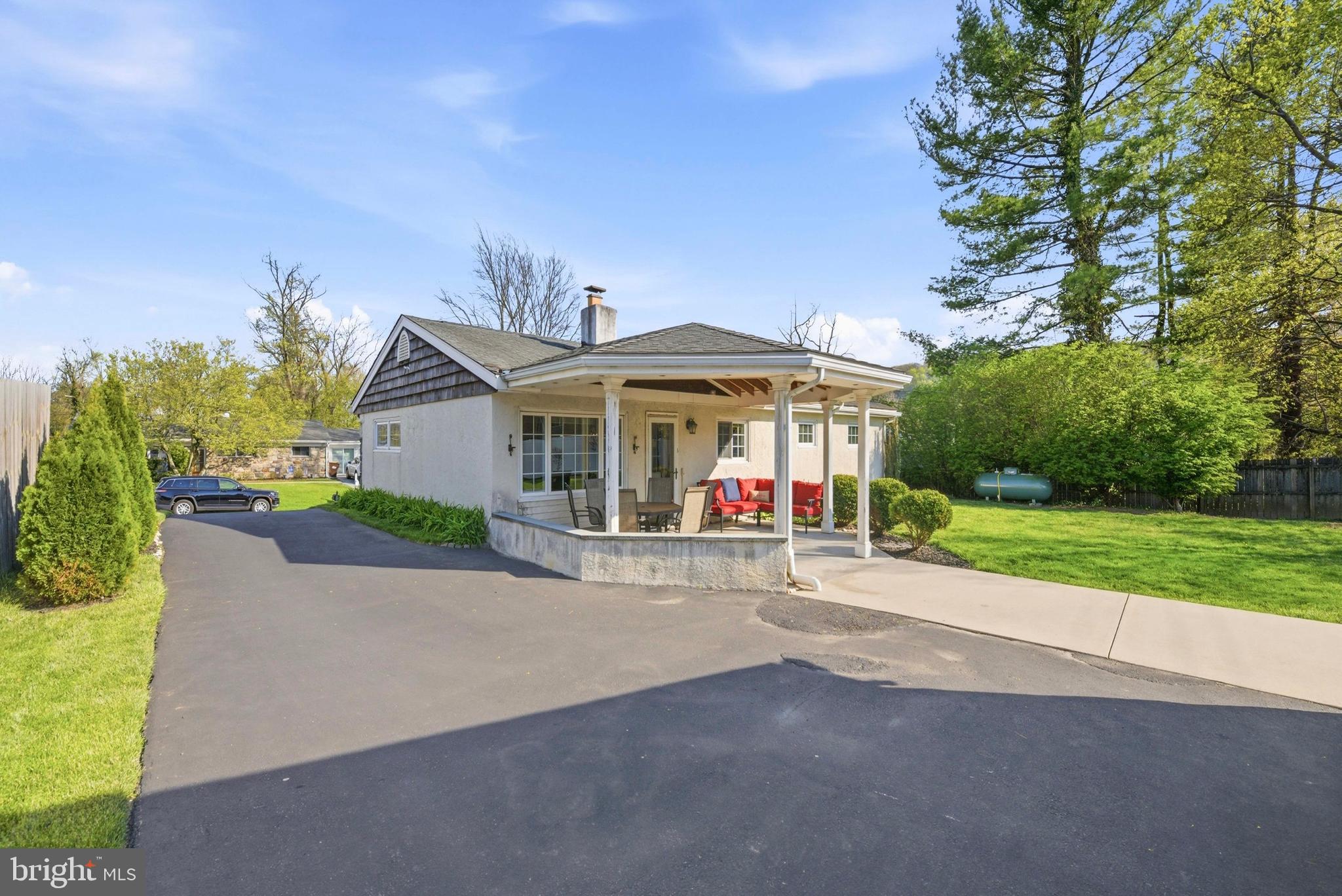 SCHOOL SIDE MANOR - Residential