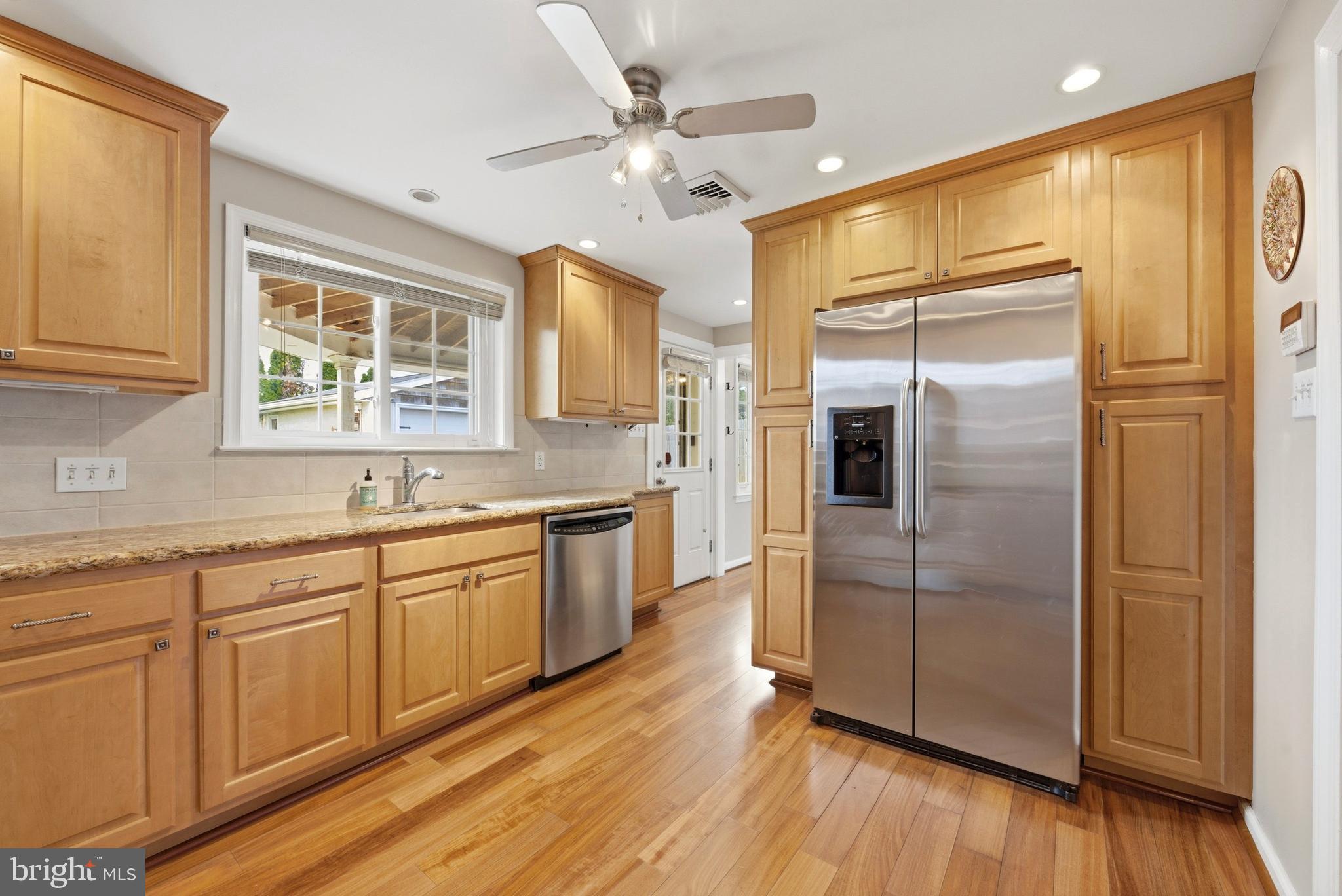 SCHOOL SIDE MANOR - Residential