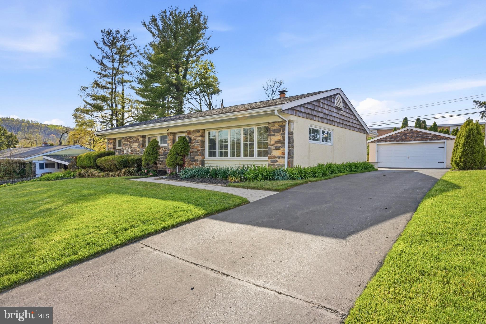 637 SCHOOL LINE DRIVE