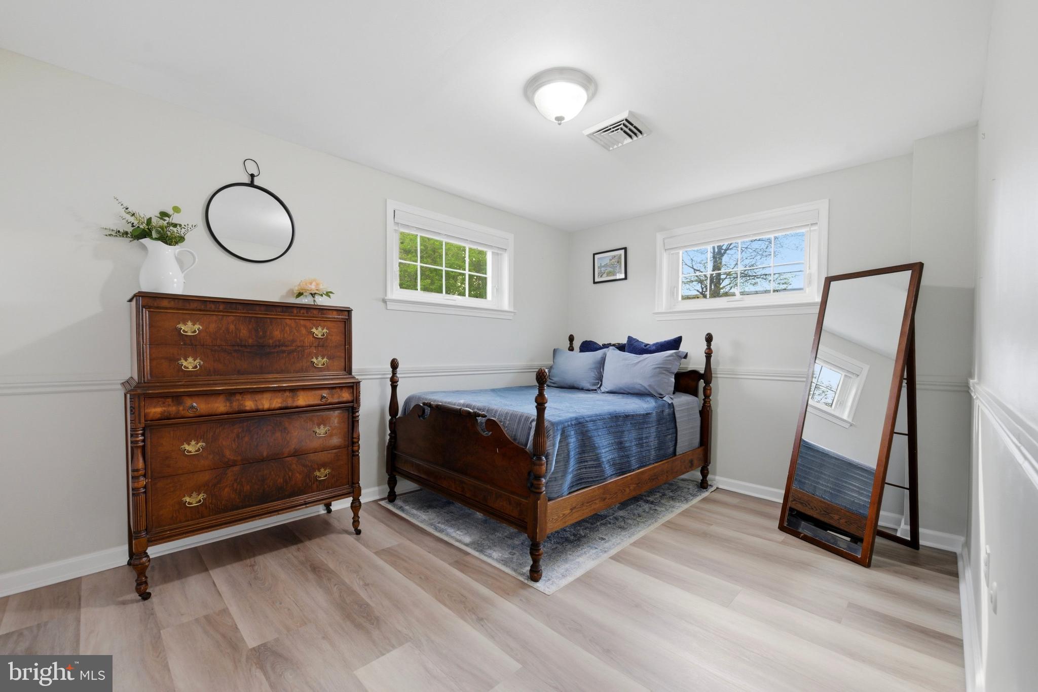 SCHOOL SIDE MANOR - Residential