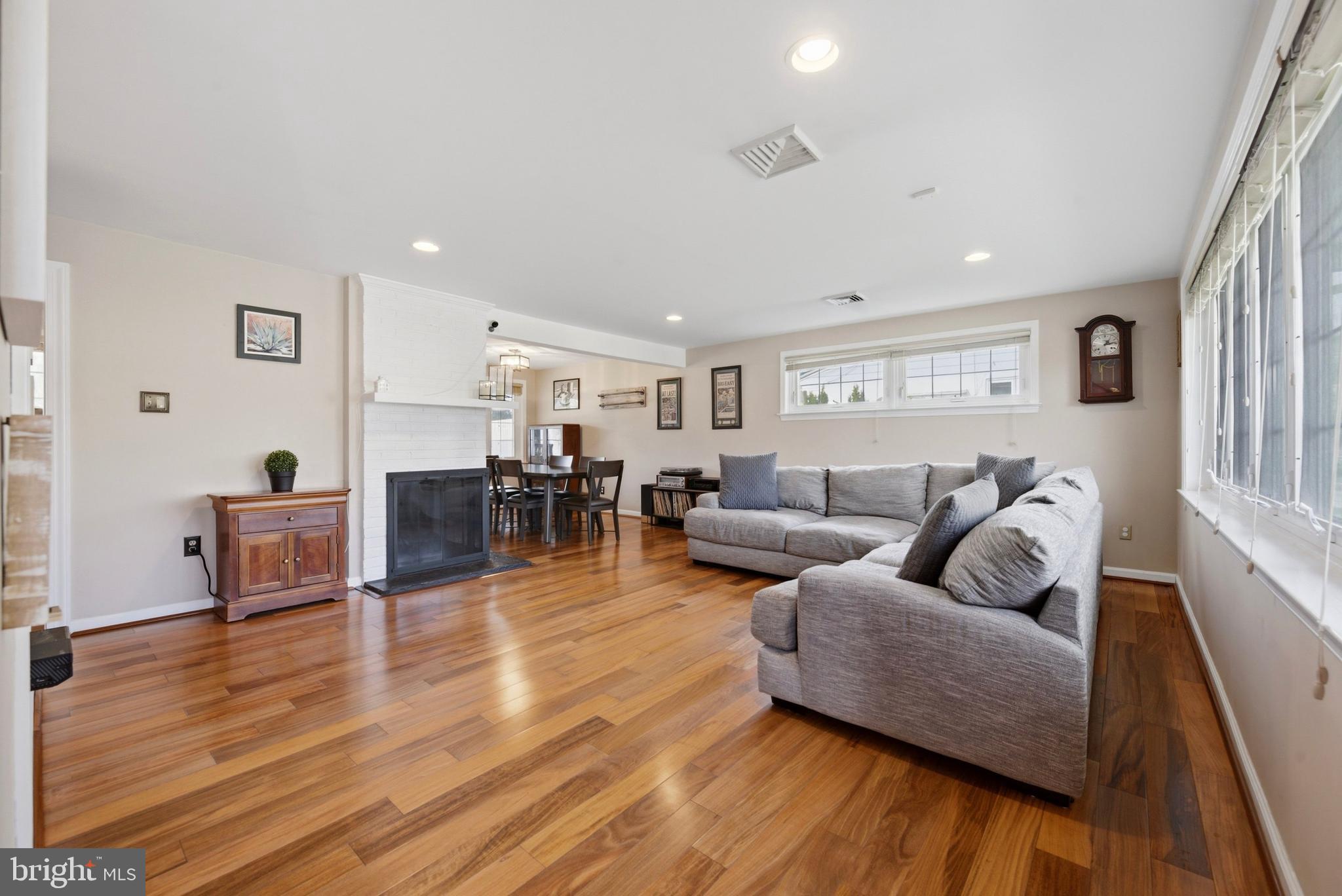 637 SCHOOL LINE DRIVE