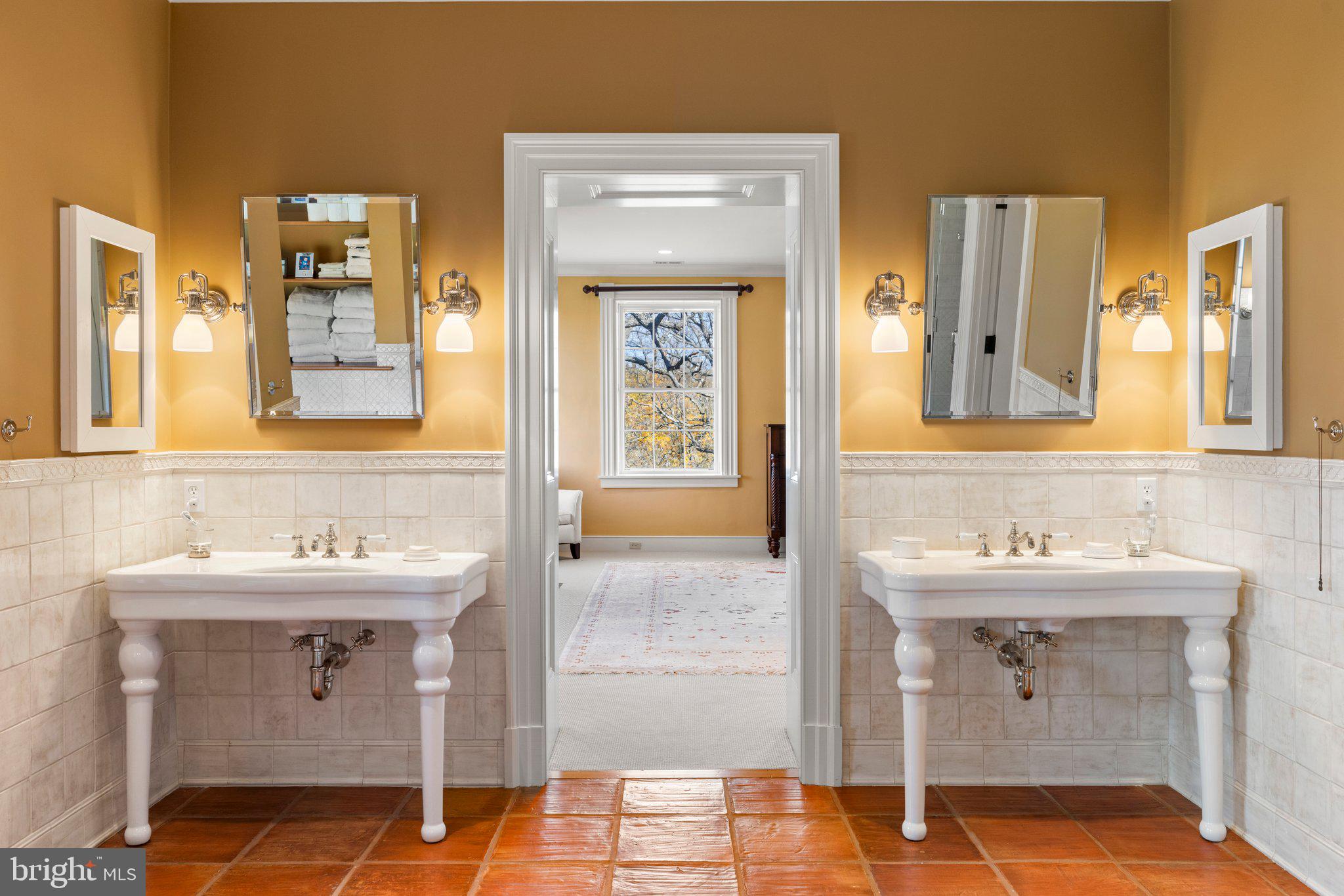 RUSSELL - Residential