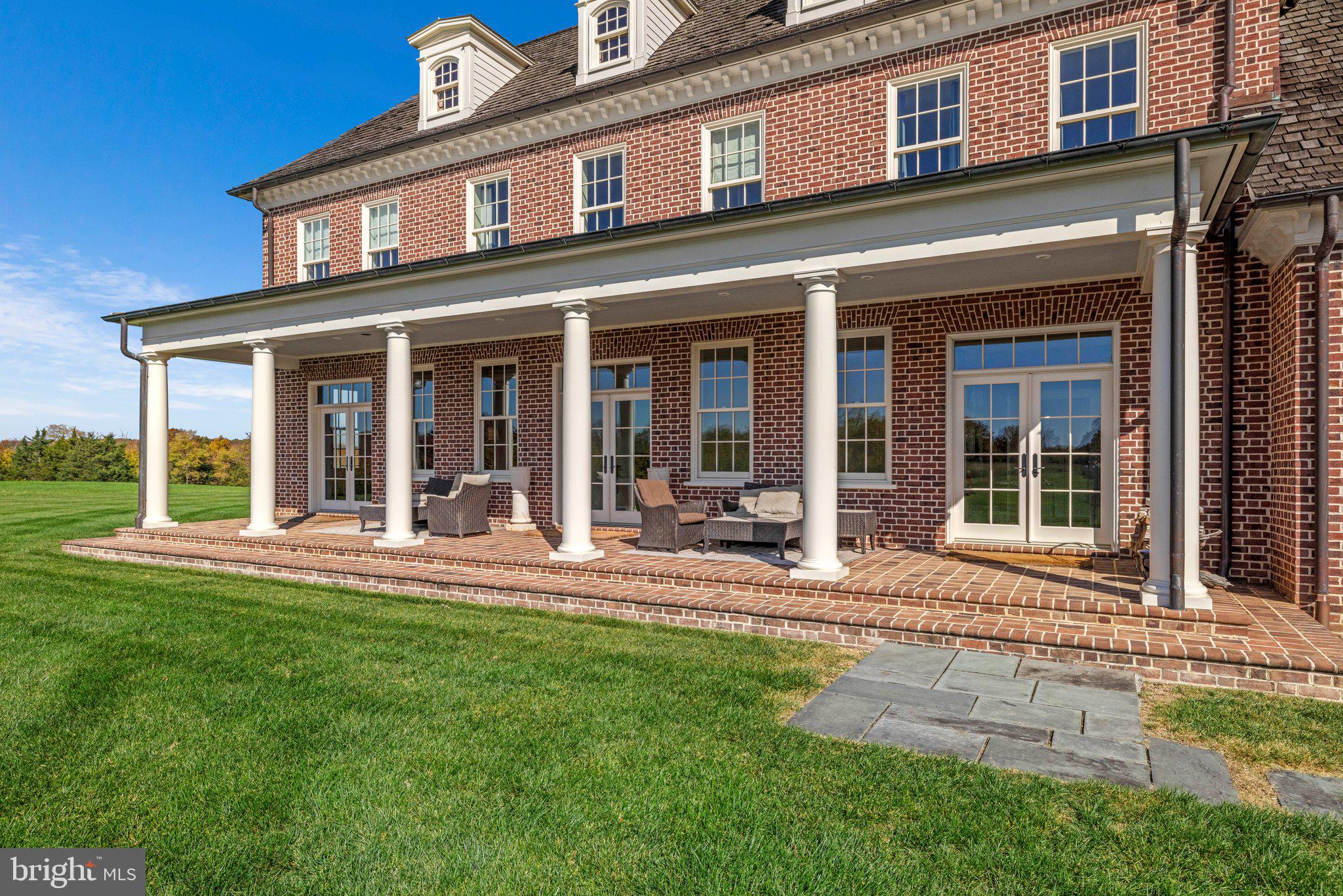 RUSSELL - Residential