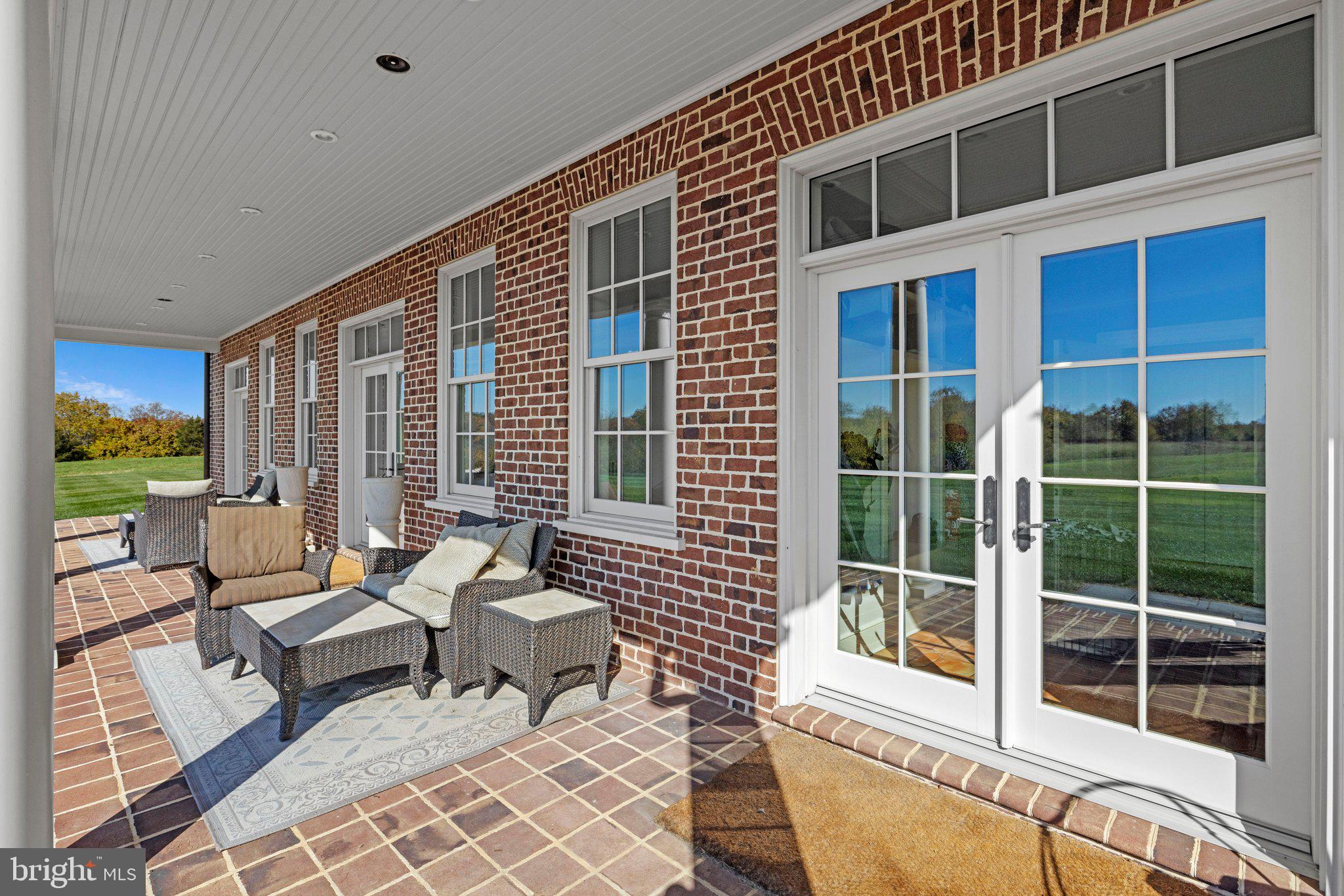 RUSSELL - Residential