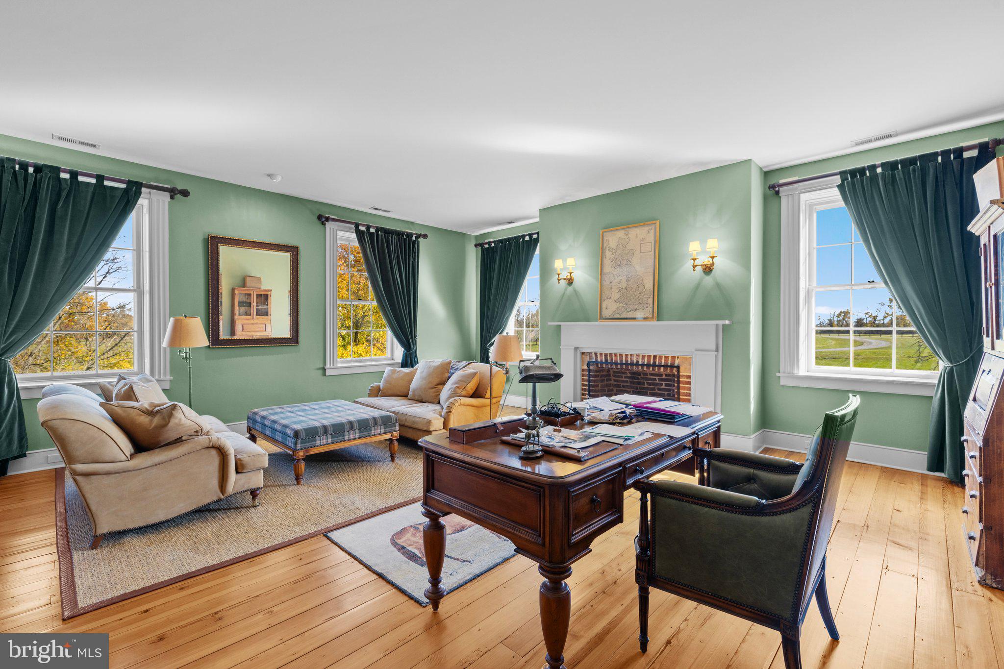 RUSSELL - Residential