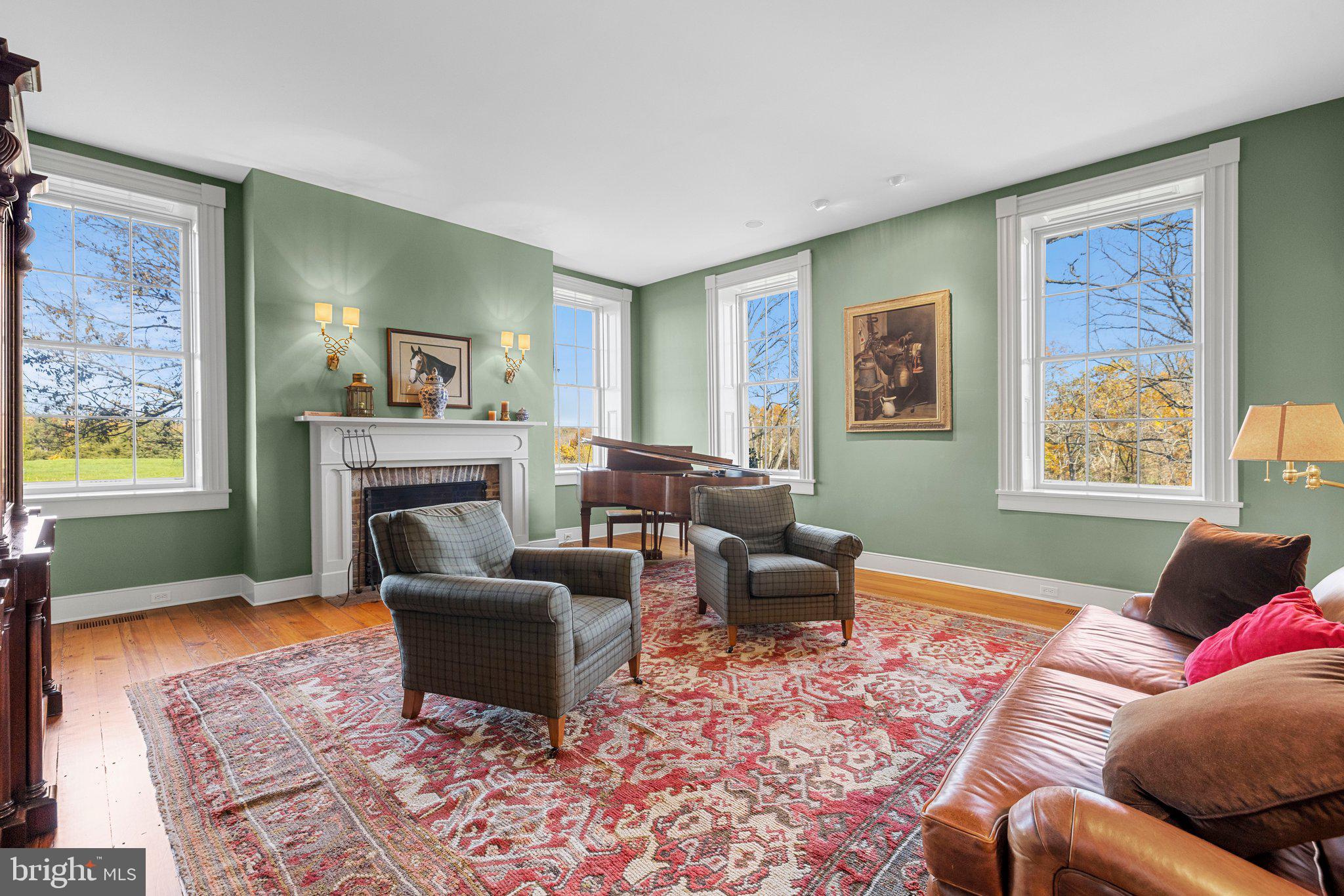 RUSSELL - Residential