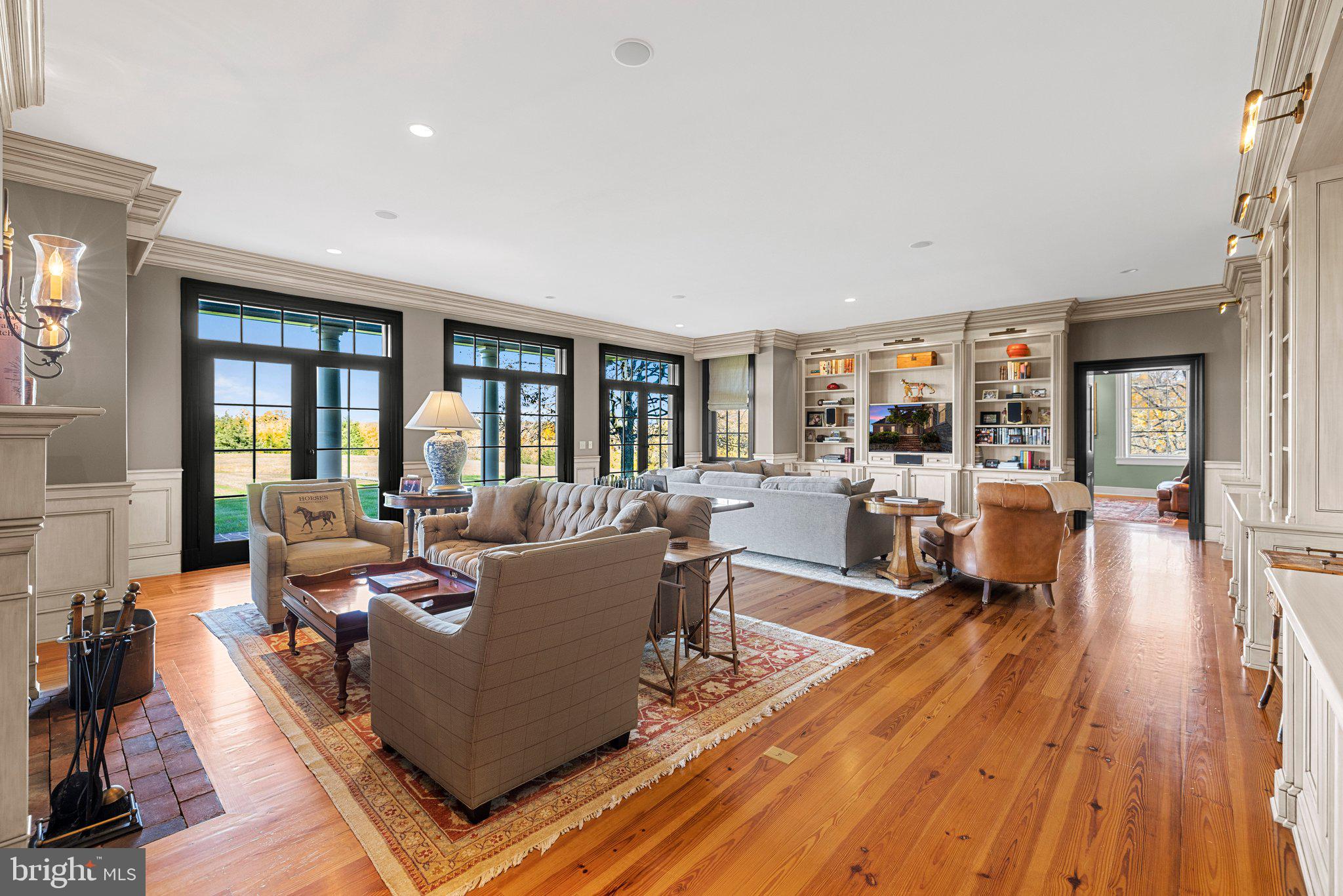 RUSSELL - Residential