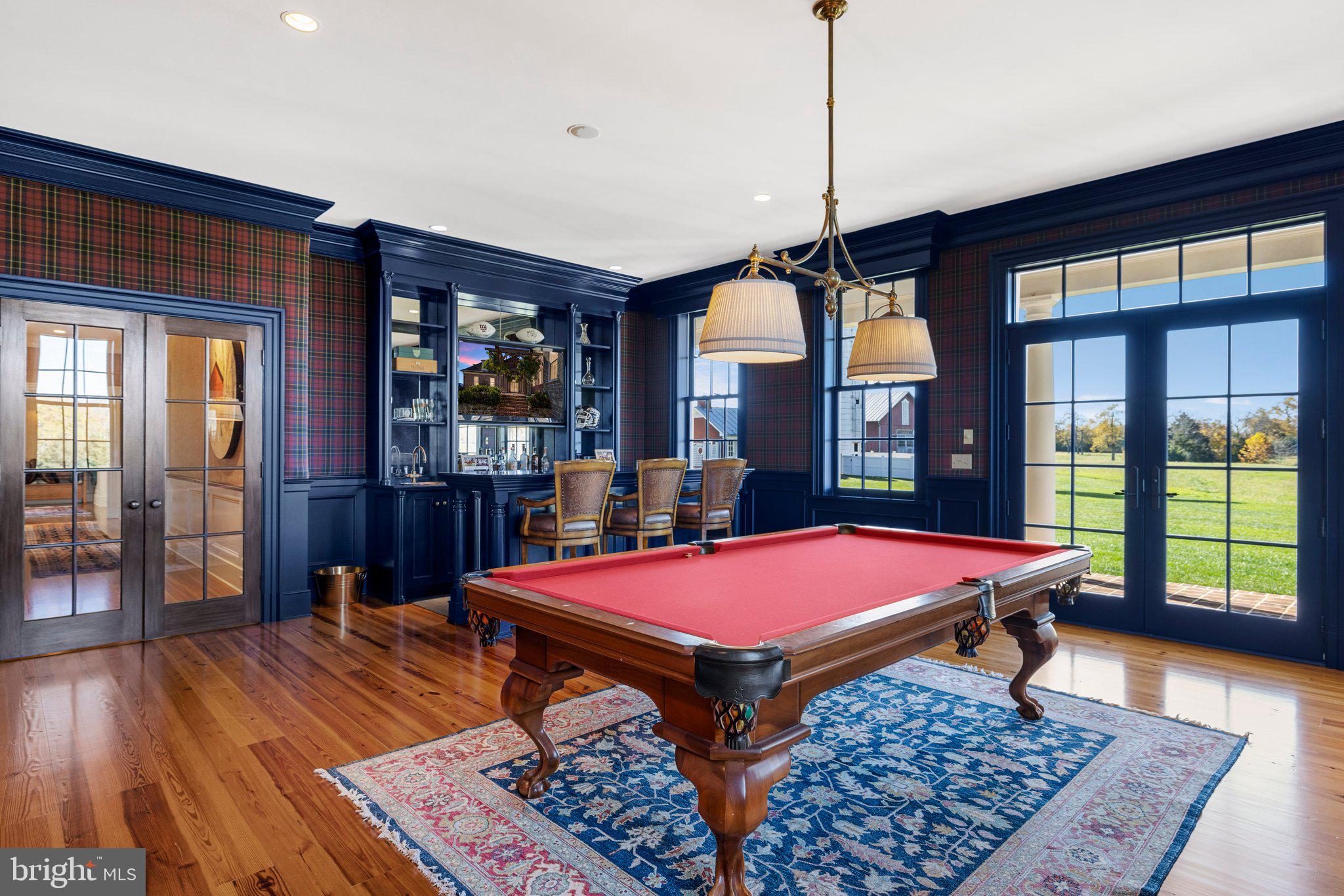 RUSSELL - Residential