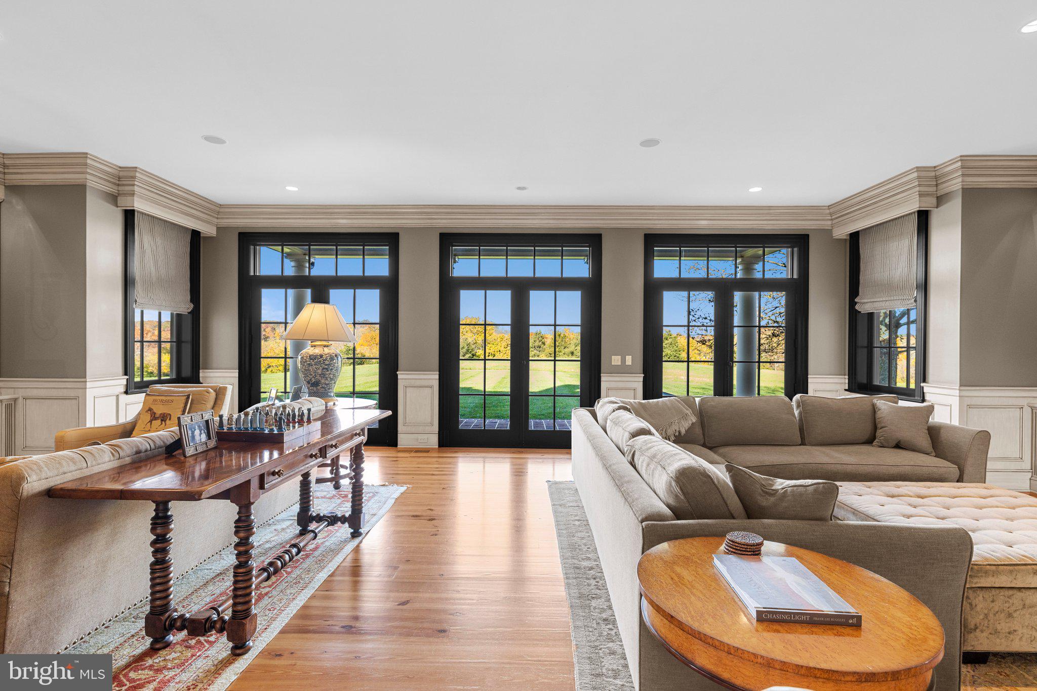 RUSSELL - Residential