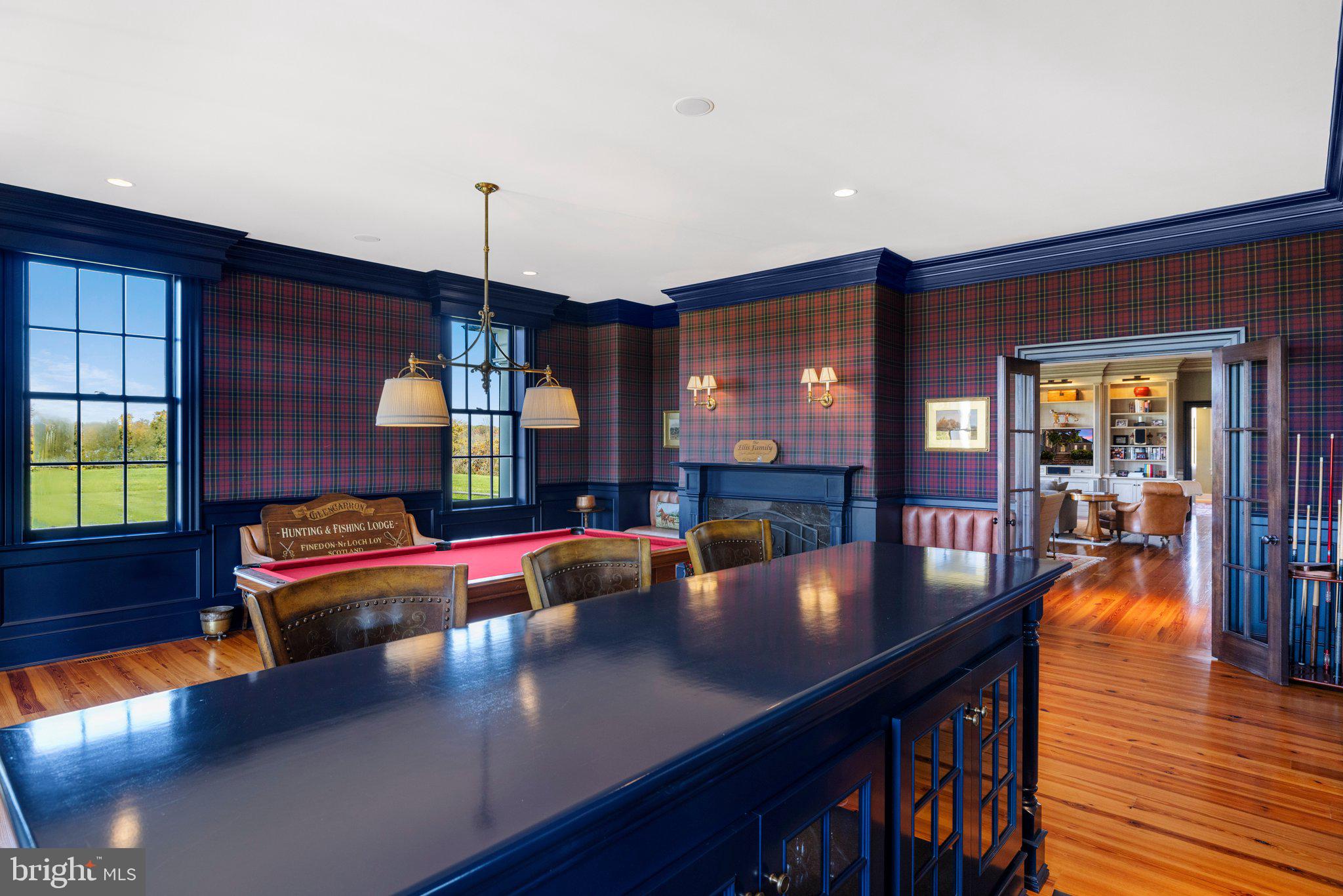 RUSSELL - Residential