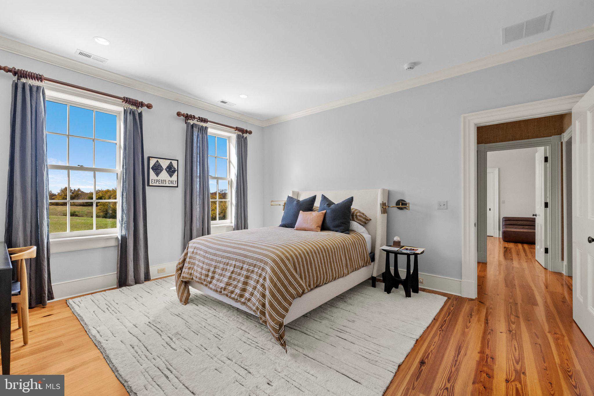 RUSSELL - Residential