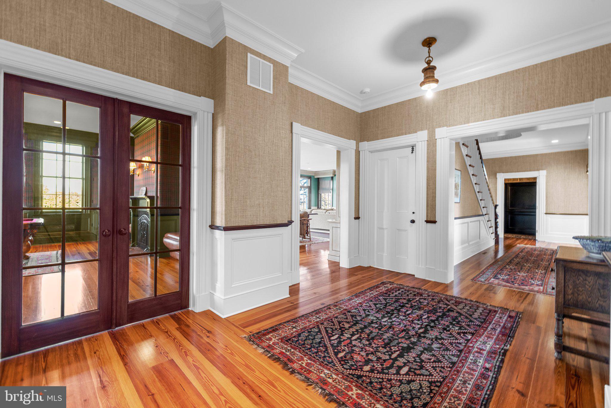 RUSSELL - Residential