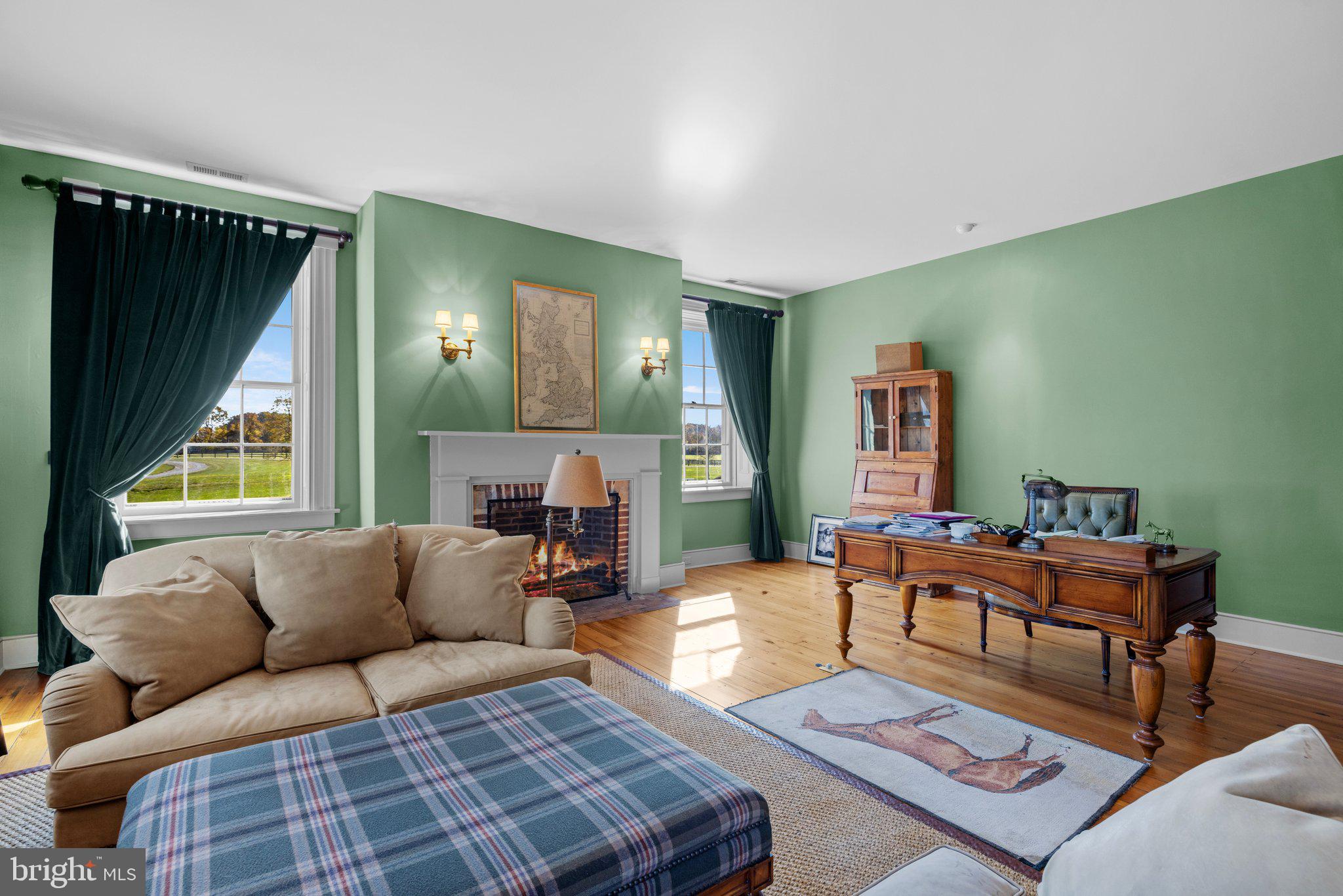 RUSSELL - Residential