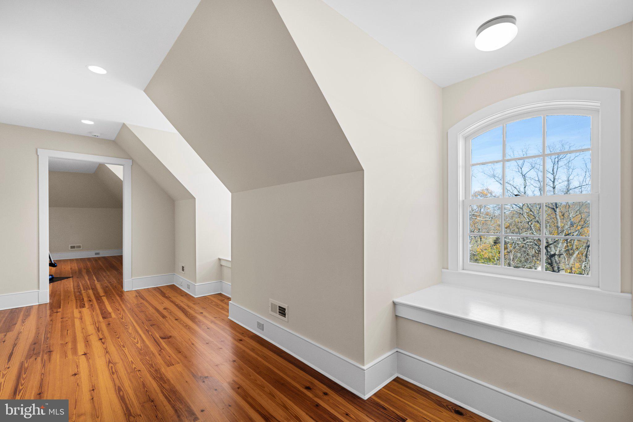 RUSSELL - Residential