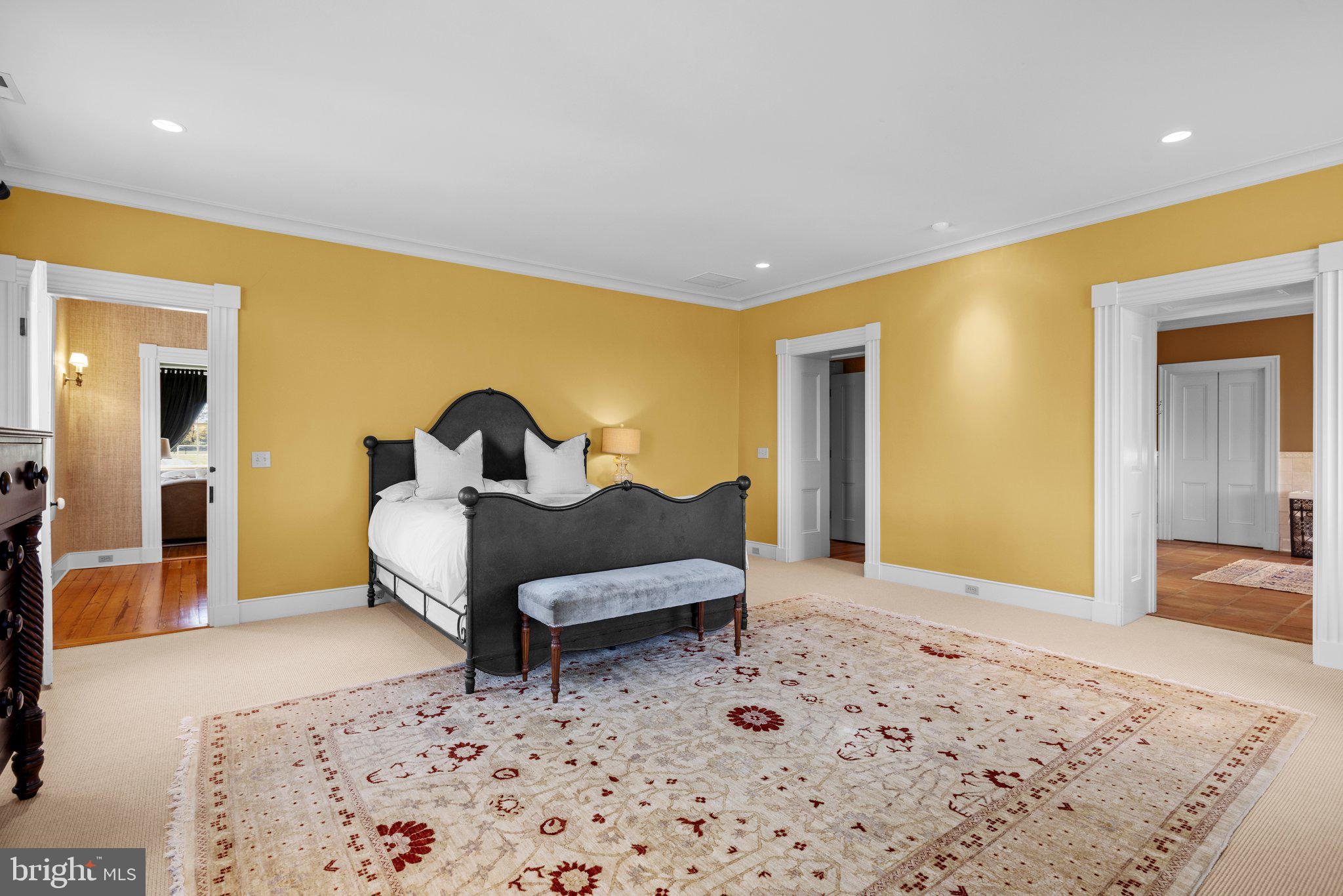 RUSSELL - Residential