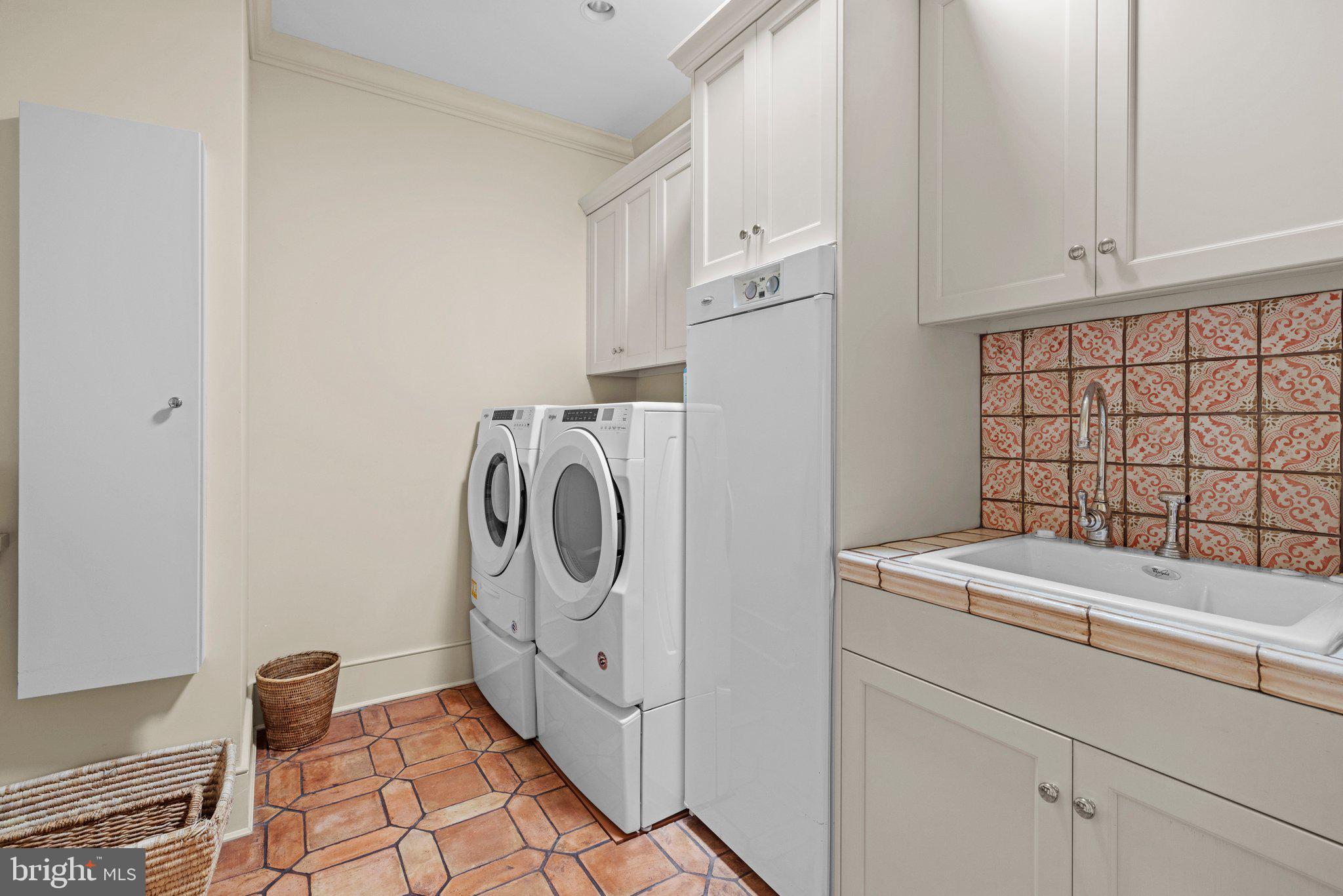 RUSSELL - Residential