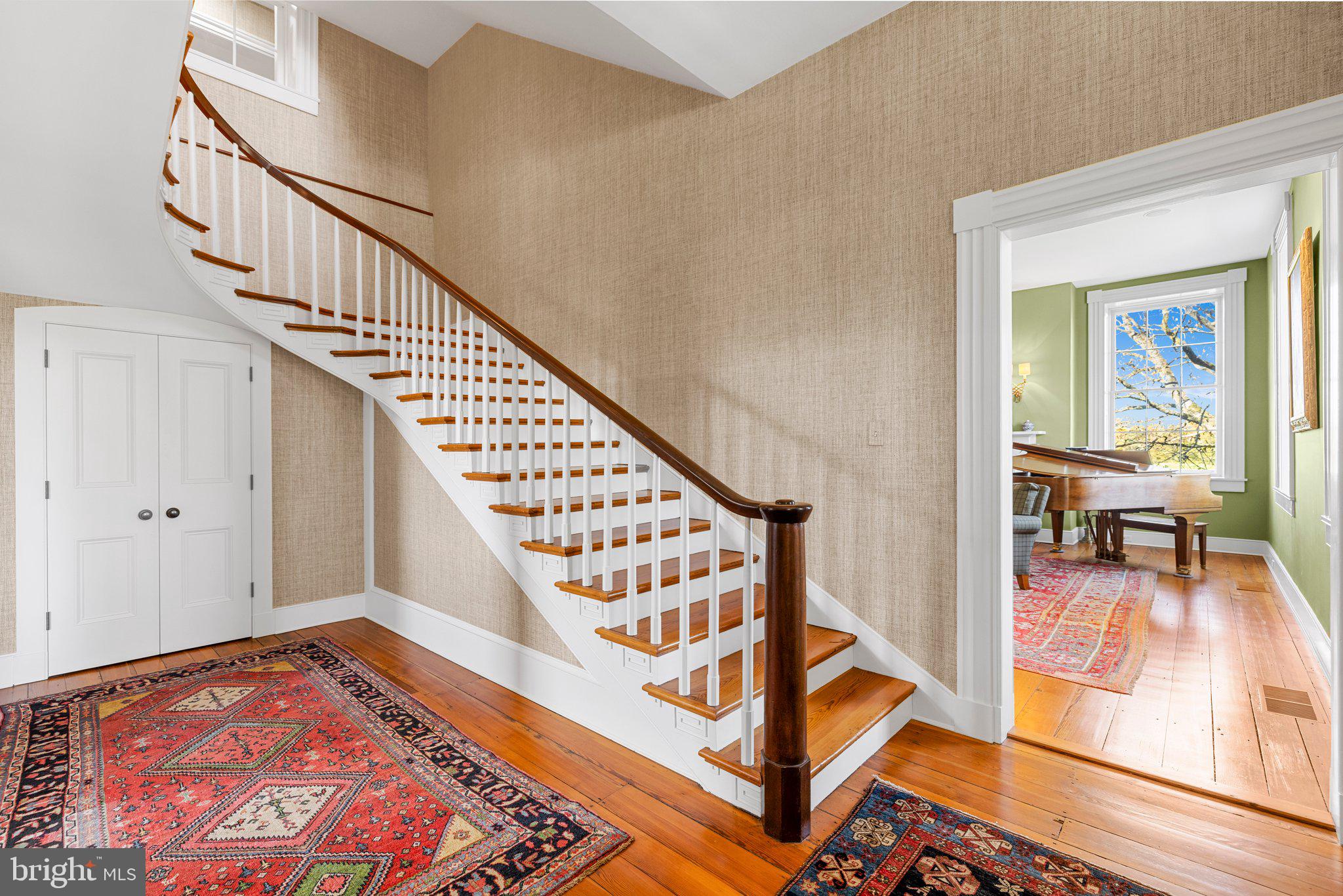 RUSSELL - Residential