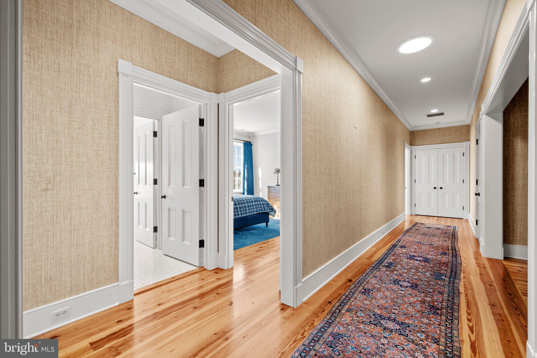 RUSSELL - Residential