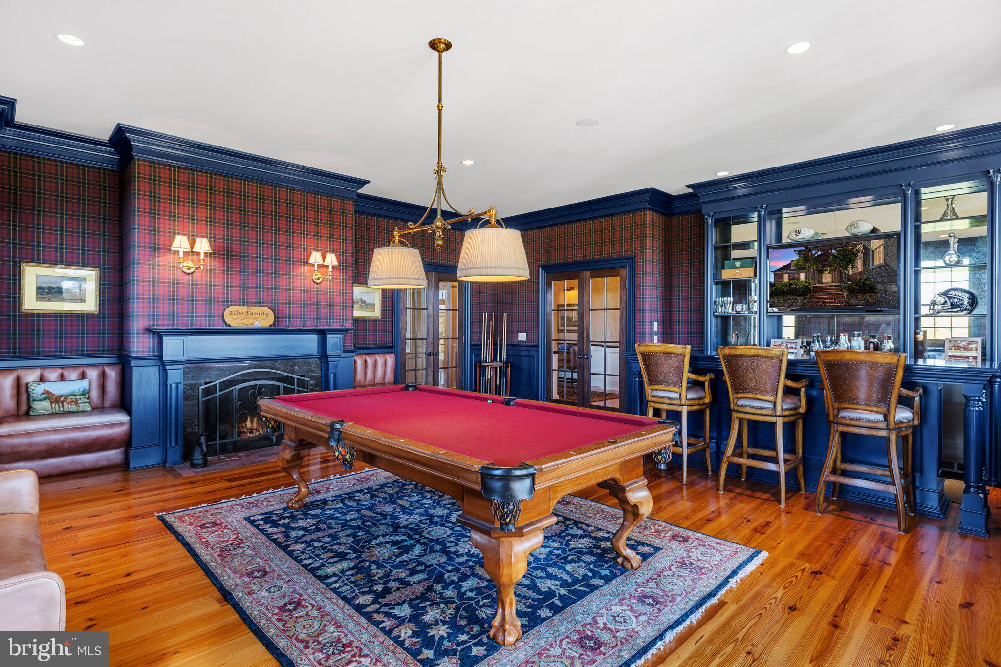 RUSSELL - Residential