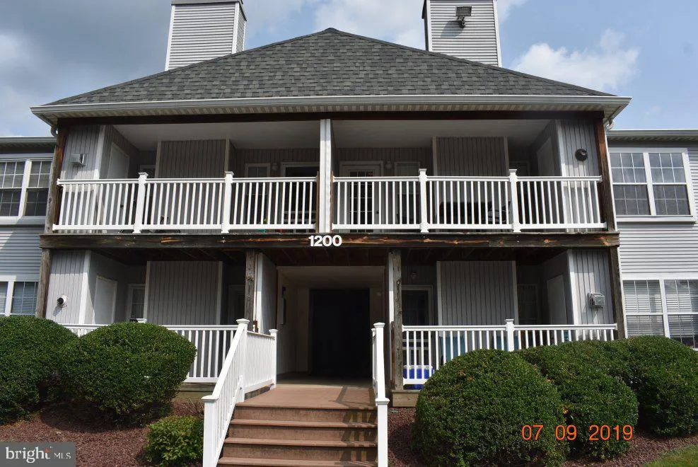 1201 Waters Edge Drive, Newark, DE 19702