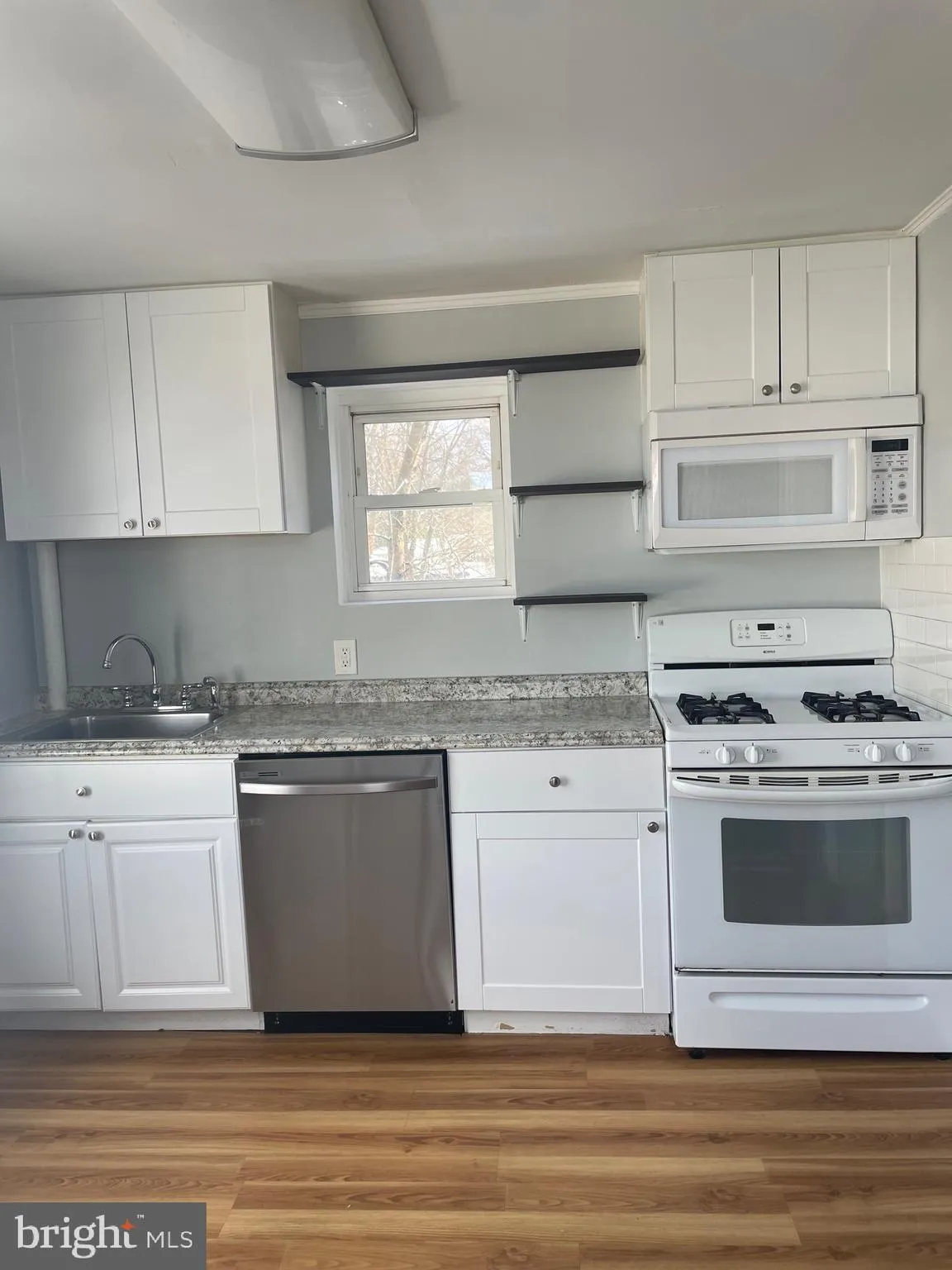 Audubon, New Jersey 08106, United States, 3 Bedrooms Bedrooms, ,1 BathroomBathrooms,Residential,Active,242066