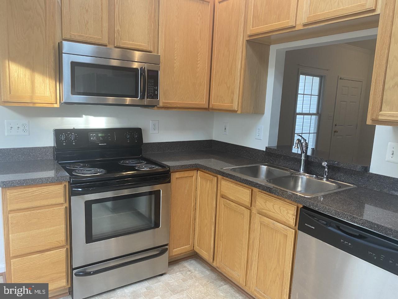 SALEM FIELDS - Residential Lease