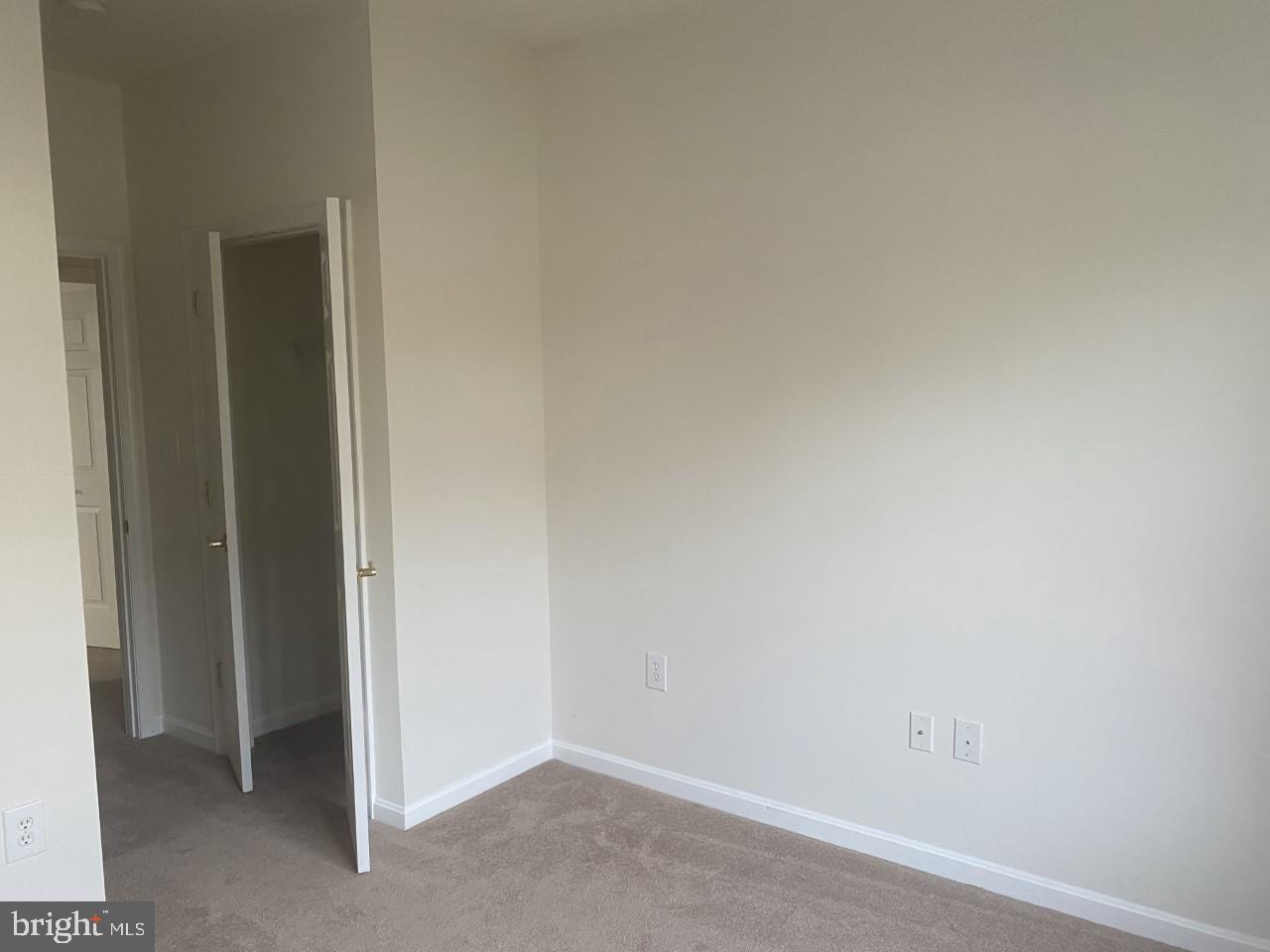 SALEM FIELDS - Residential Lease