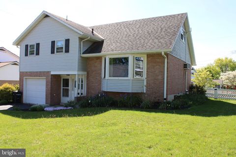 324 HOLLAND STREET SHILLINGTON PA 19607