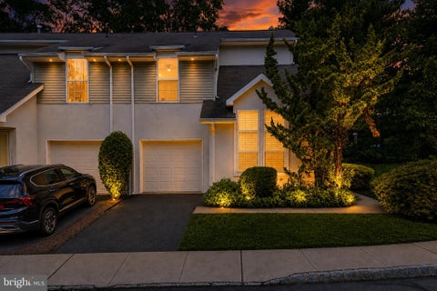 Photo of 24 Parkside Drive, JAMESBURG, NJ 08831 (MLS # NJMX2012998)