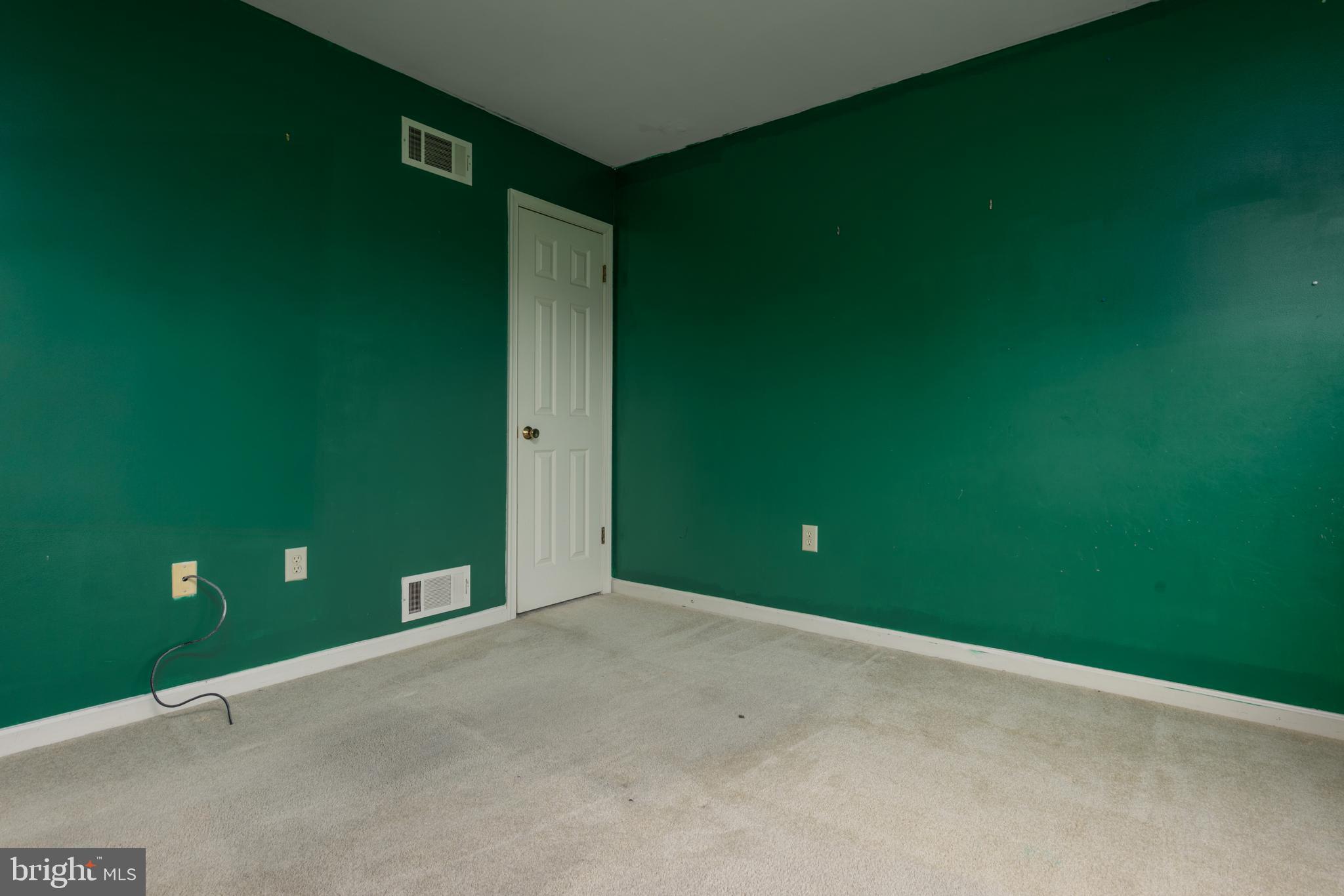 SPRING KNOLL - Residential