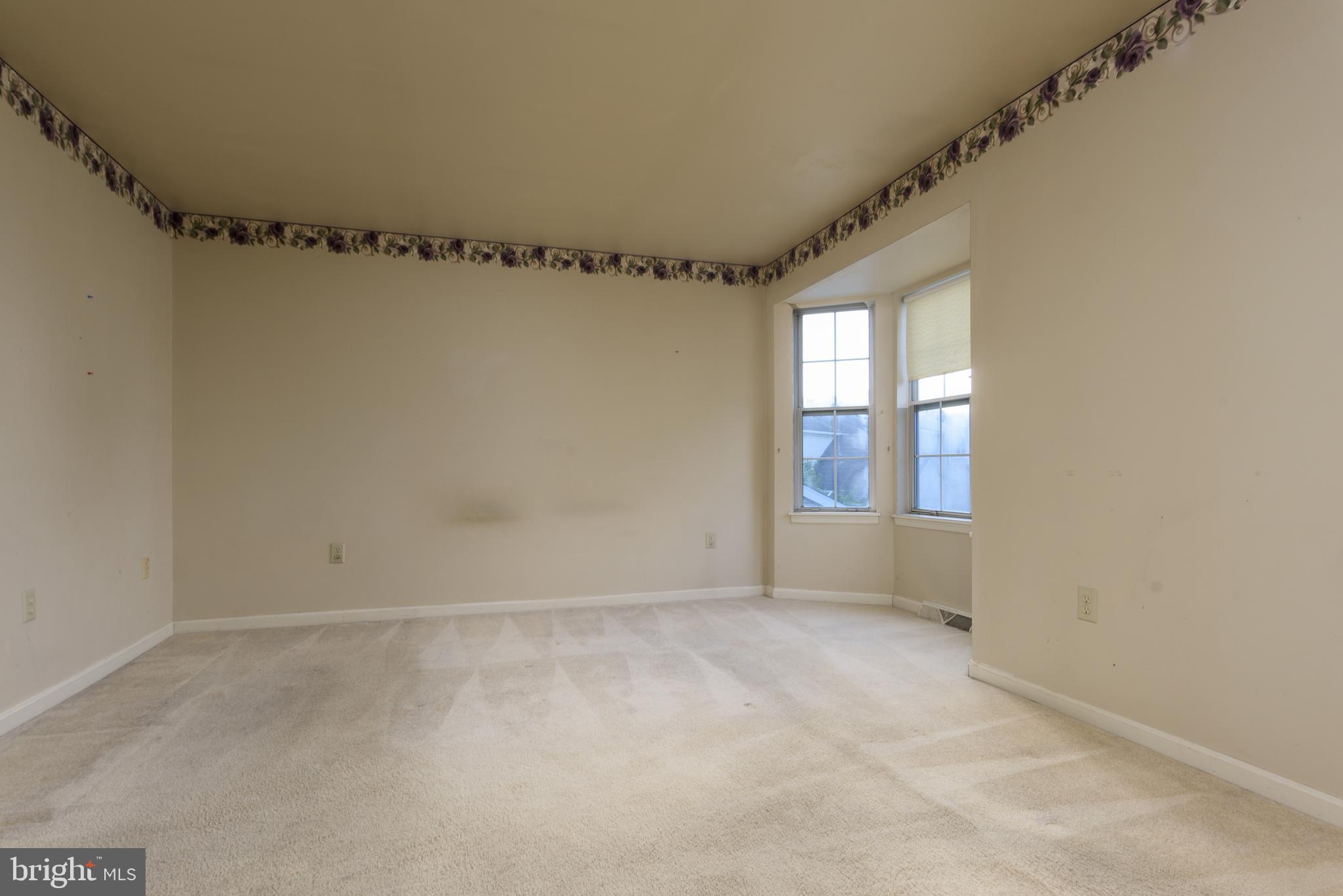 SPRING KNOLL - Residential