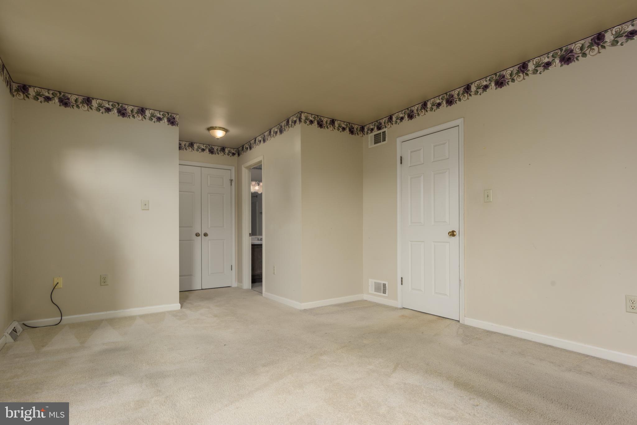 SPRING KNOLL - Residential