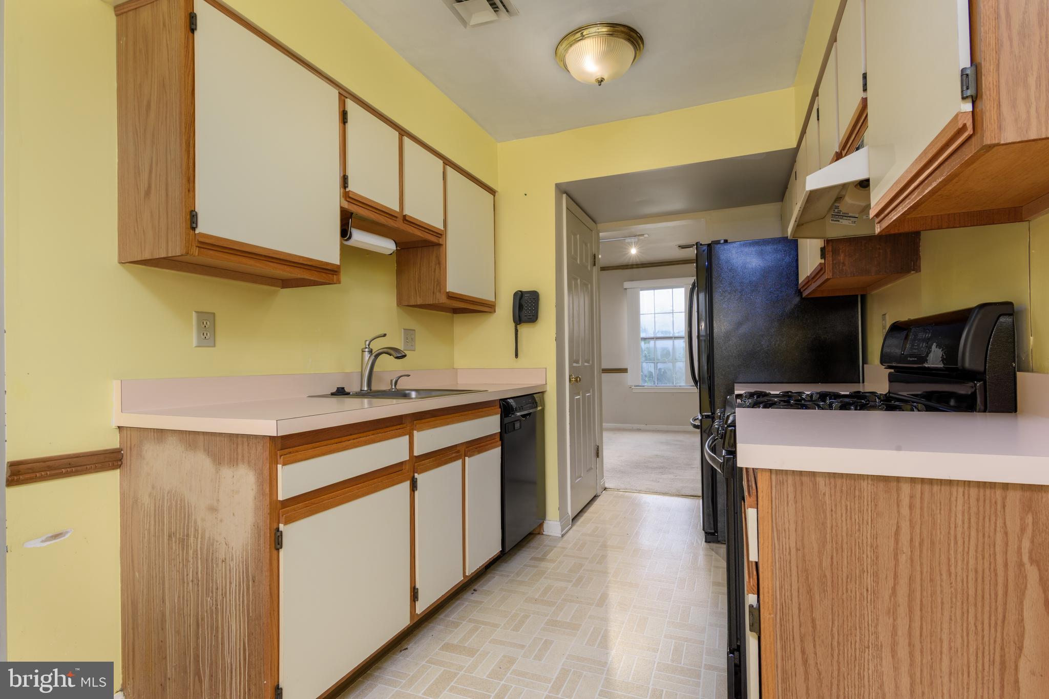 SPRING KNOLL - Residential