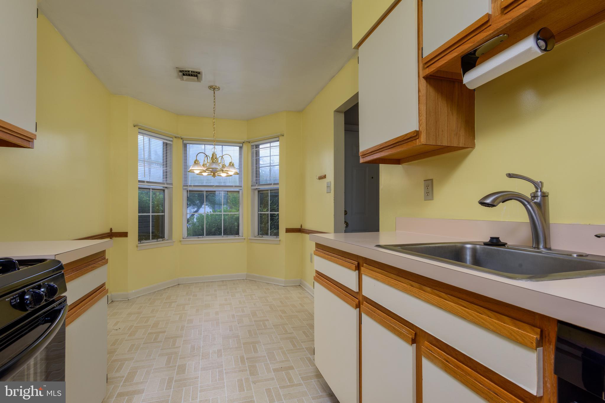 SPRING KNOLL - Residential