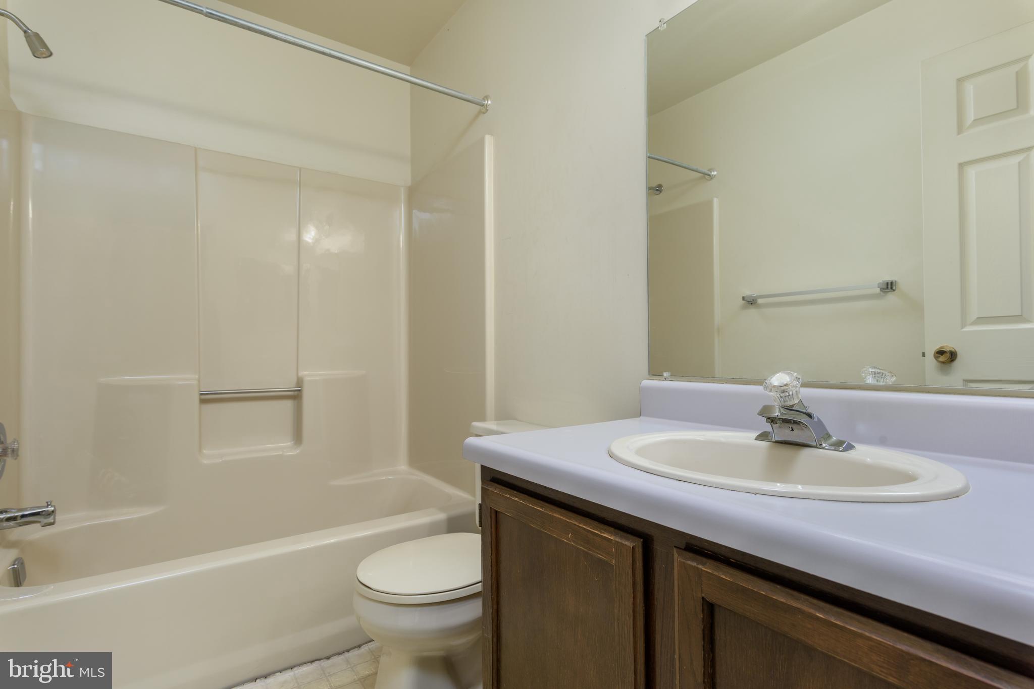 SPRING KNOLL - Residential