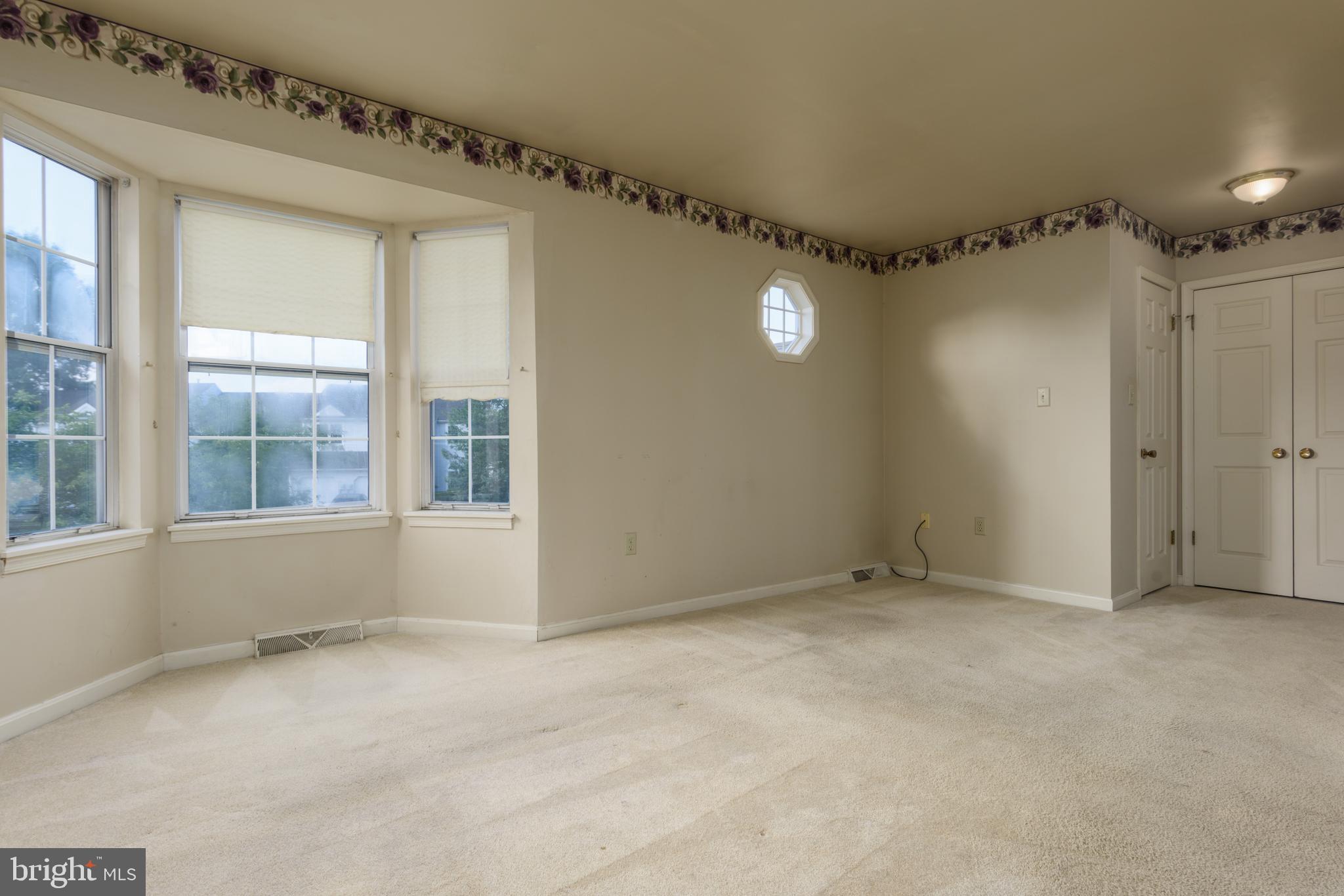 SPRING KNOLL - Residential