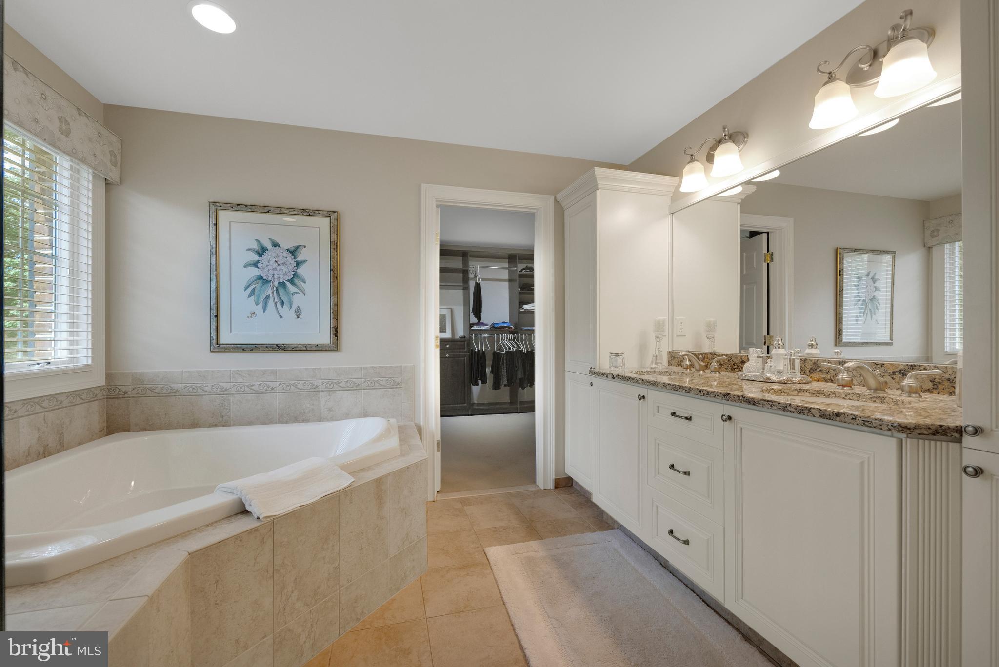 DELANCEY COURT - Residential