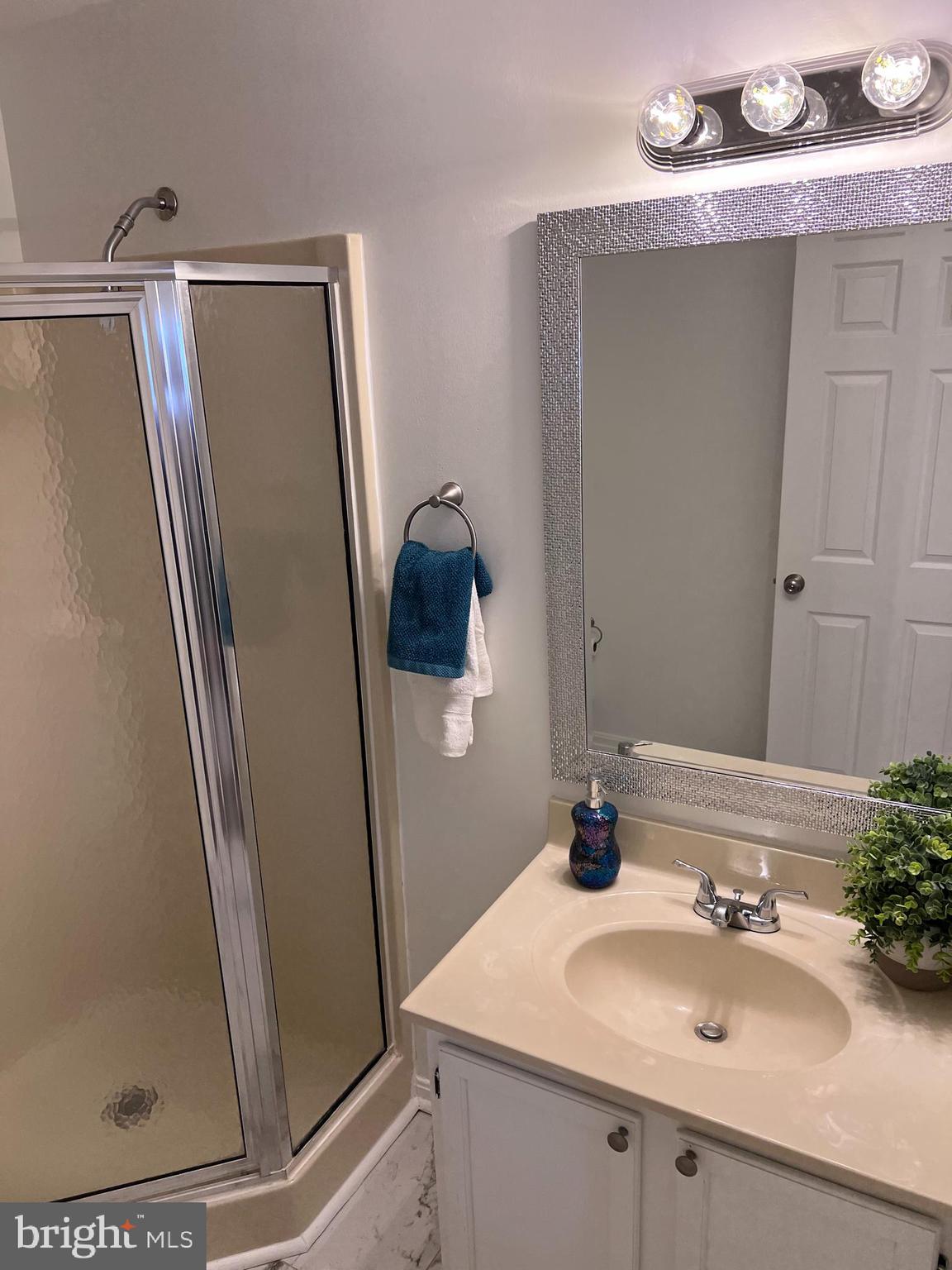 AY VIEW - Residential