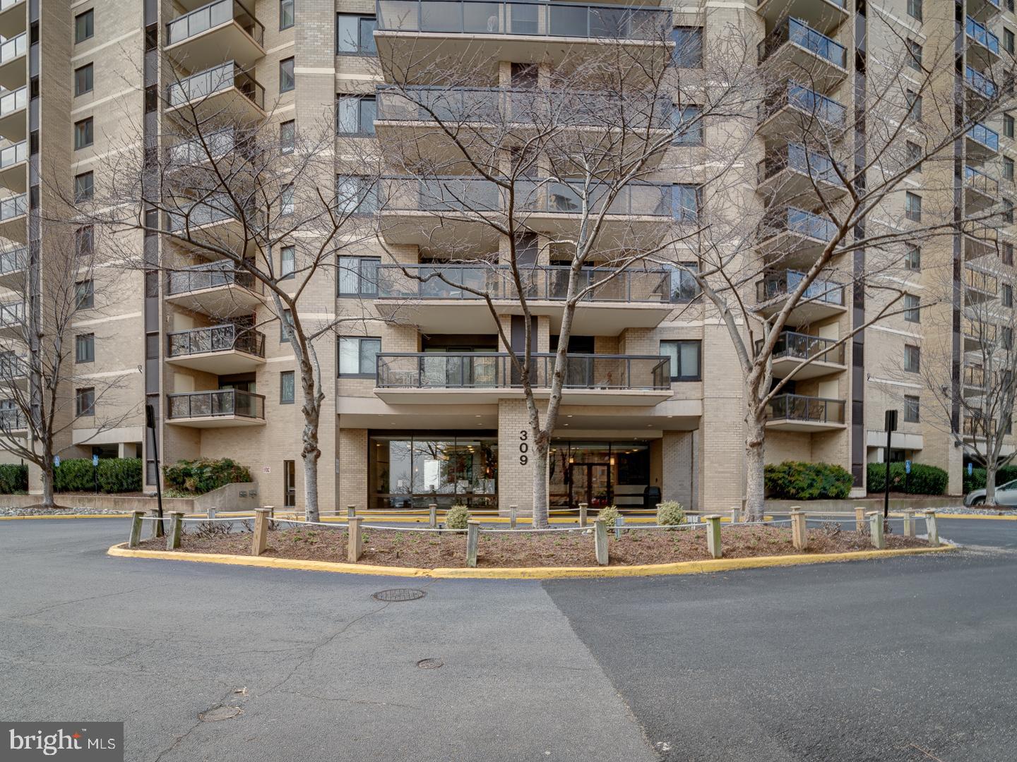 WATERGATE AT LANDMARK - Residential